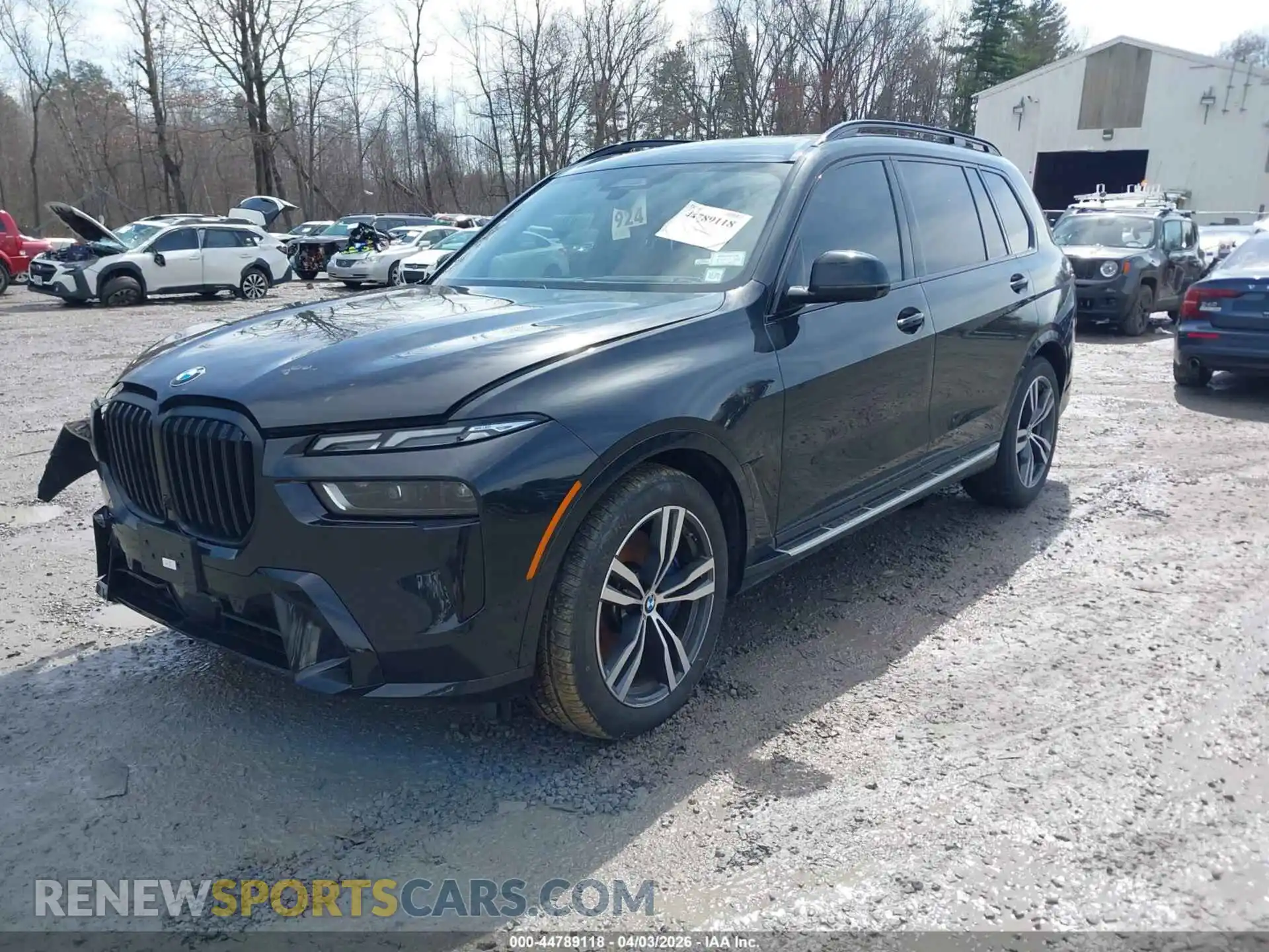 2 Фотография поврежденного автомобиля 5UX23EM06R9T73753 BMW X7 2024