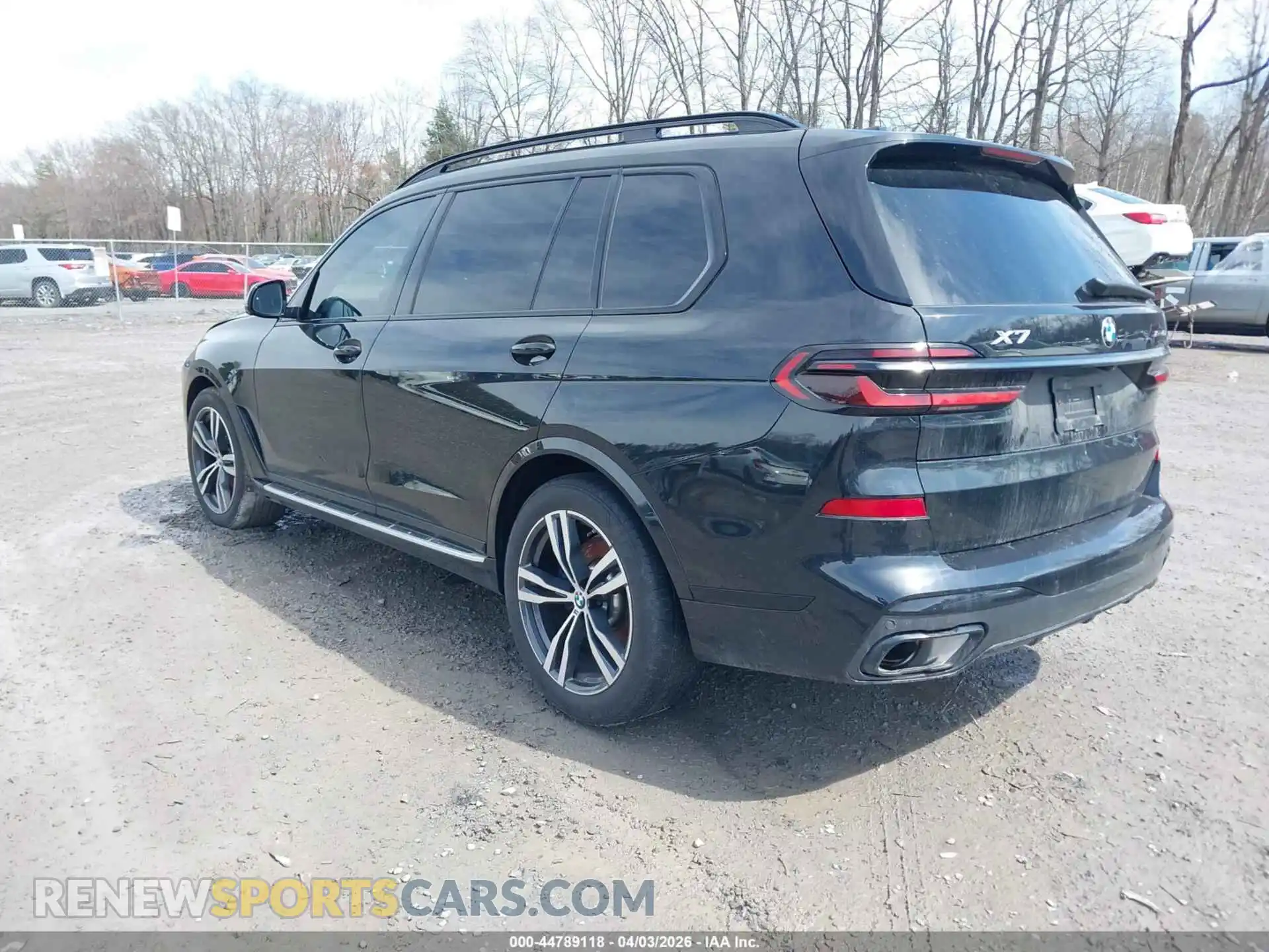 3 Фотография поврежденного автомобиля 5UX23EM06R9T73753 BMW X7 2024