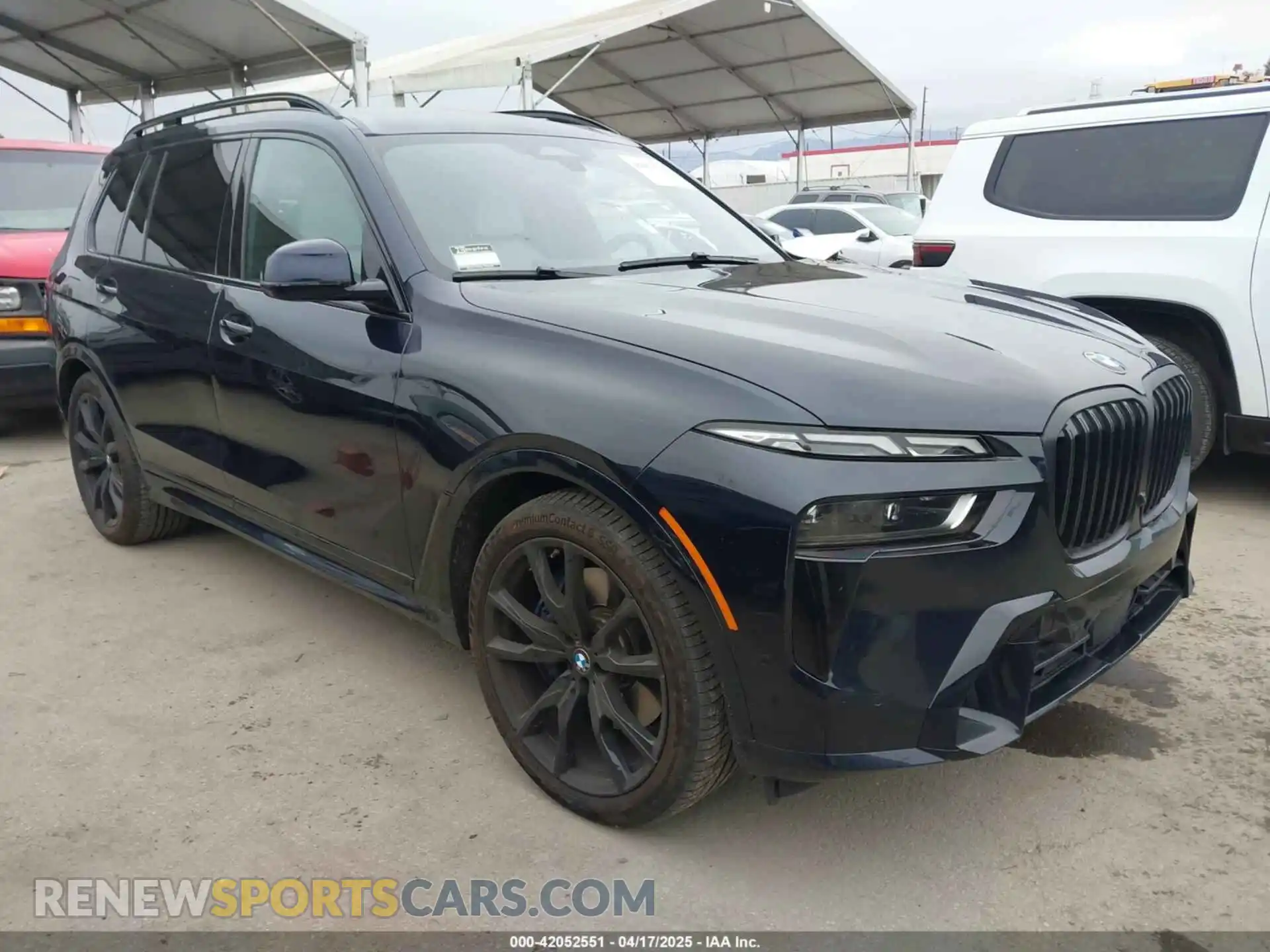 1 Photograph of a damaged car 5UX23EM06R9T77110 BMW X7 2024