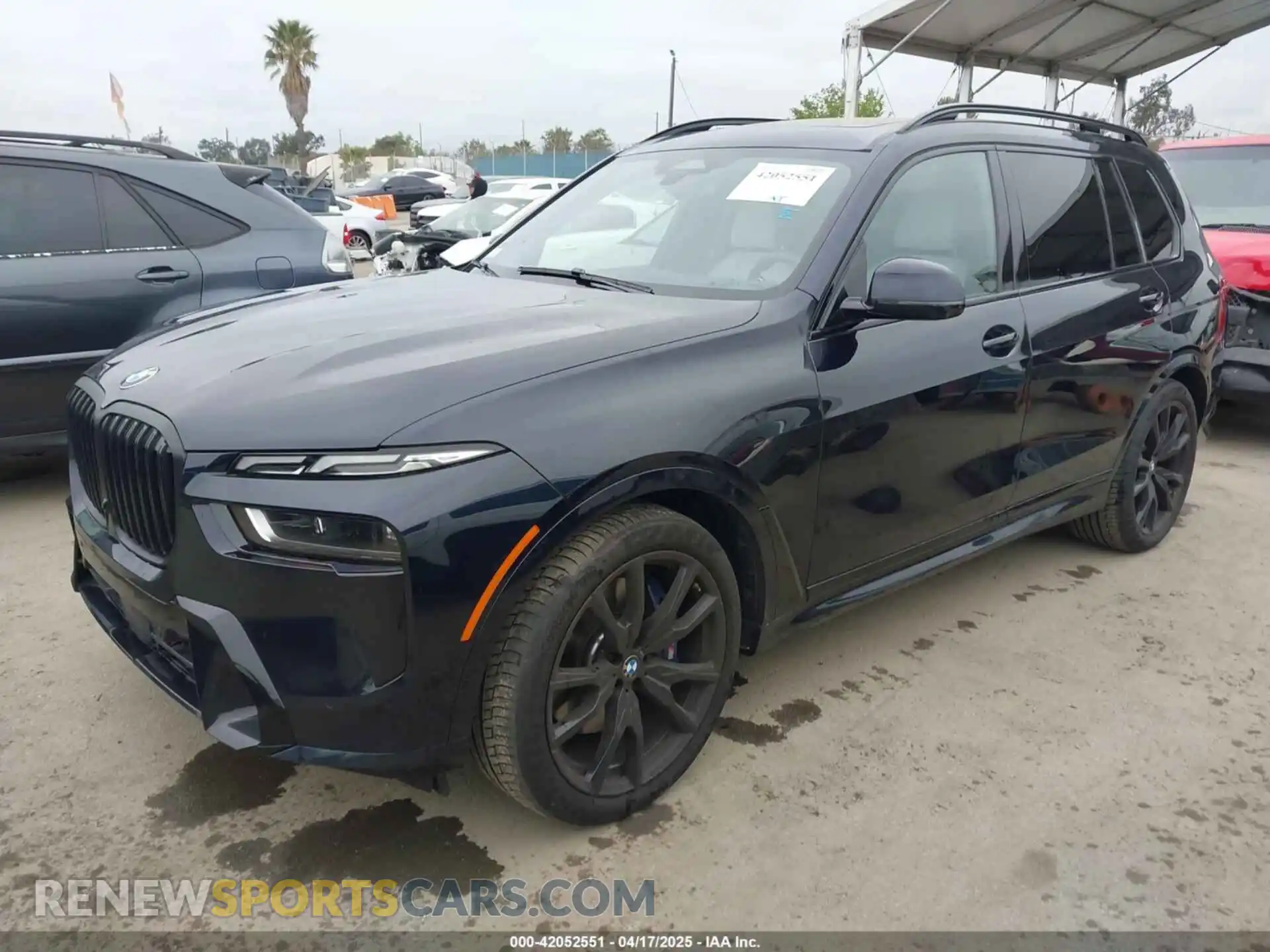 2 Photograph of a damaged car 5UX23EM06R9T77110 BMW X7 2024