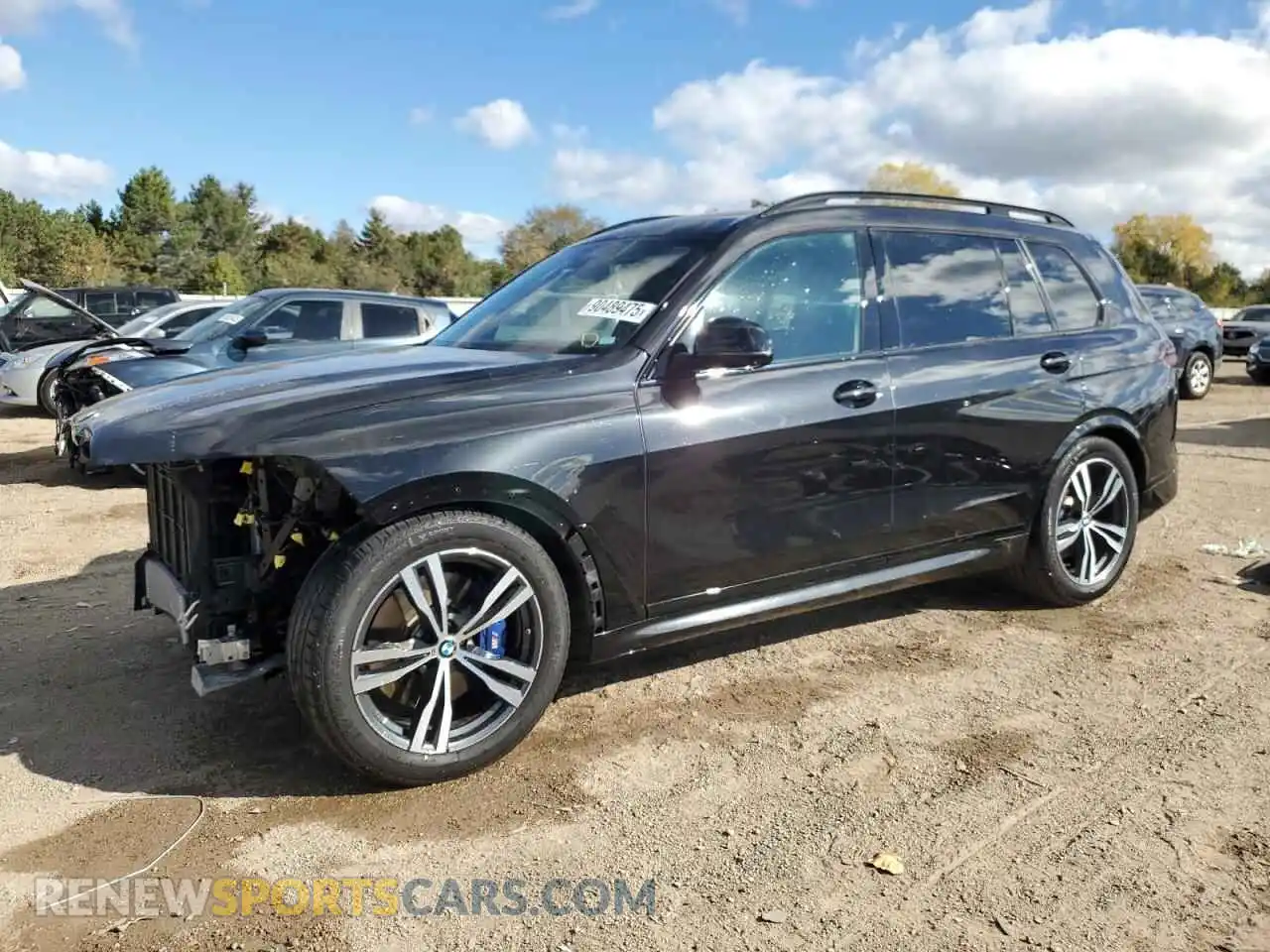 1 Photograph of a damaged car 5UX23EM06R9U16116 BMW X7 2024