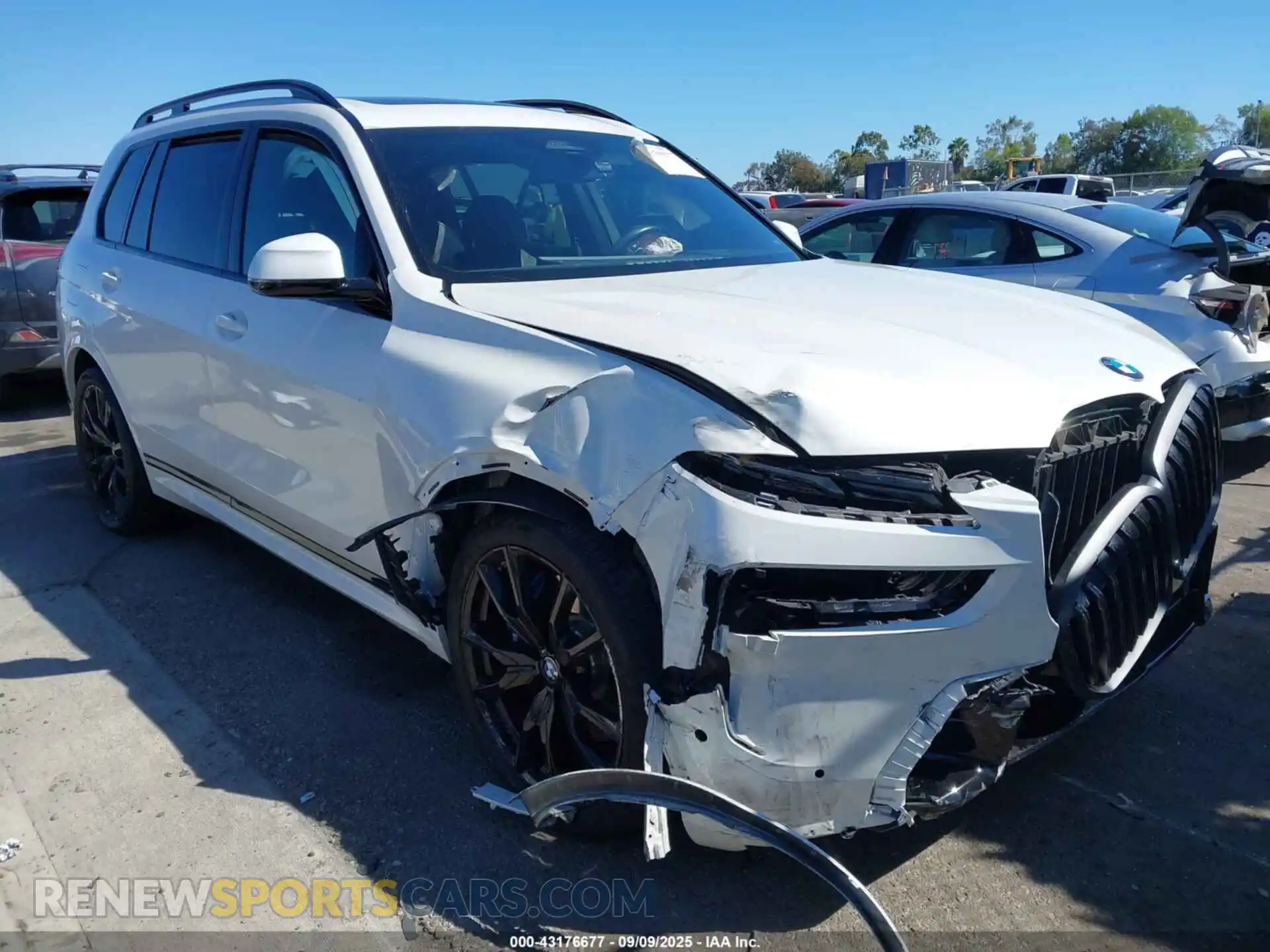 1 Photograph of a damaged car 5UX23EM06R9U25642 BMW X7 2024