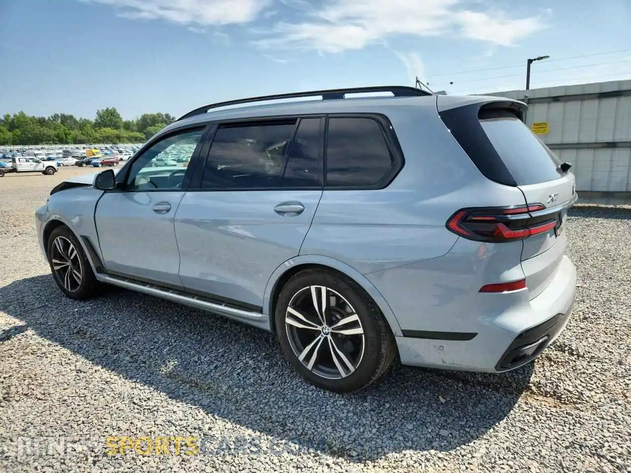 2 Photograph of a damaged car 5UX23EM06R9U84917 BMW X7 2024