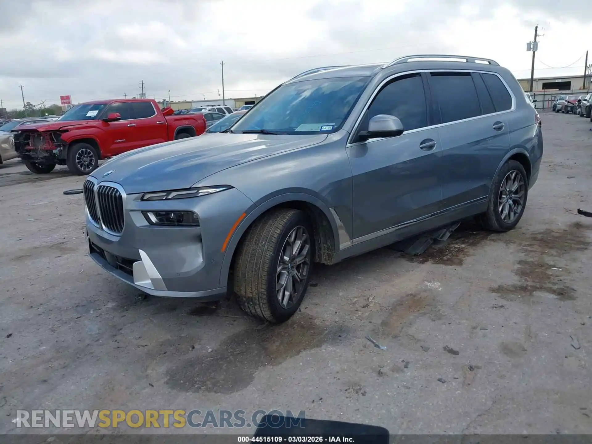 2 Фотография поврежденного автомобиля 5UX23EM06R9V50477 BMW X7 2024