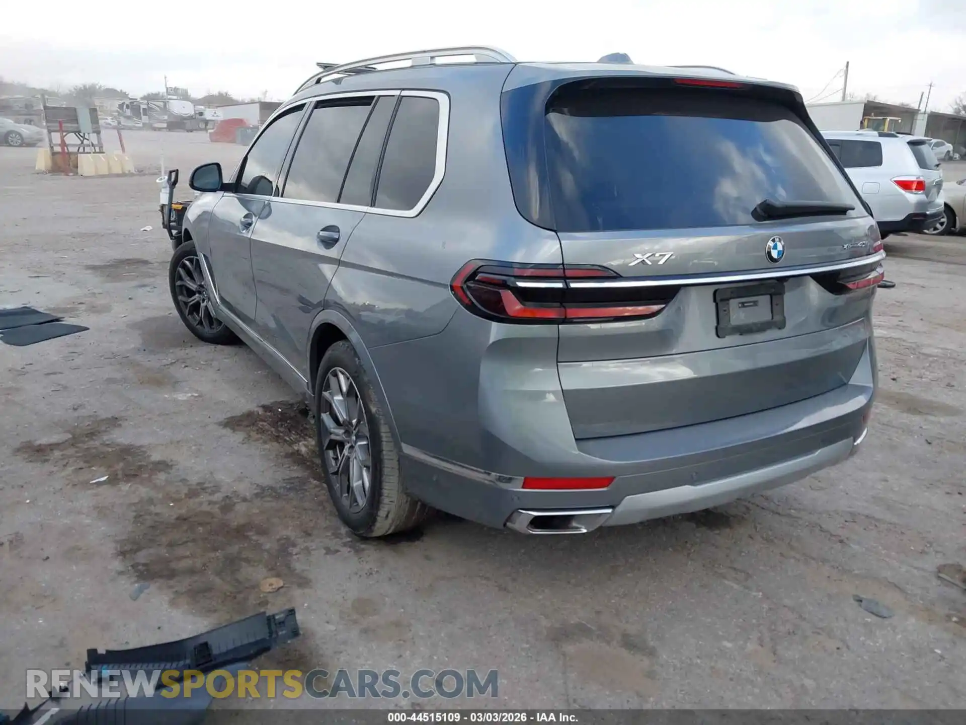 3 Фотография поврежденного автомобиля 5UX23EM06R9V50477 BMW X7 2024