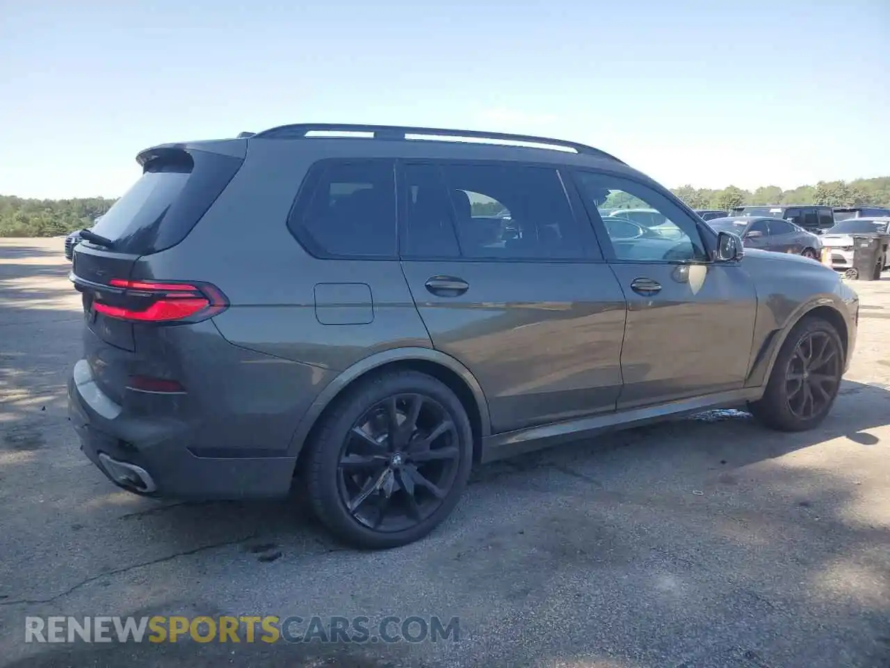 3 Photograph of a damaged car 5UX23EM06R9W06899 BMW X7 2024