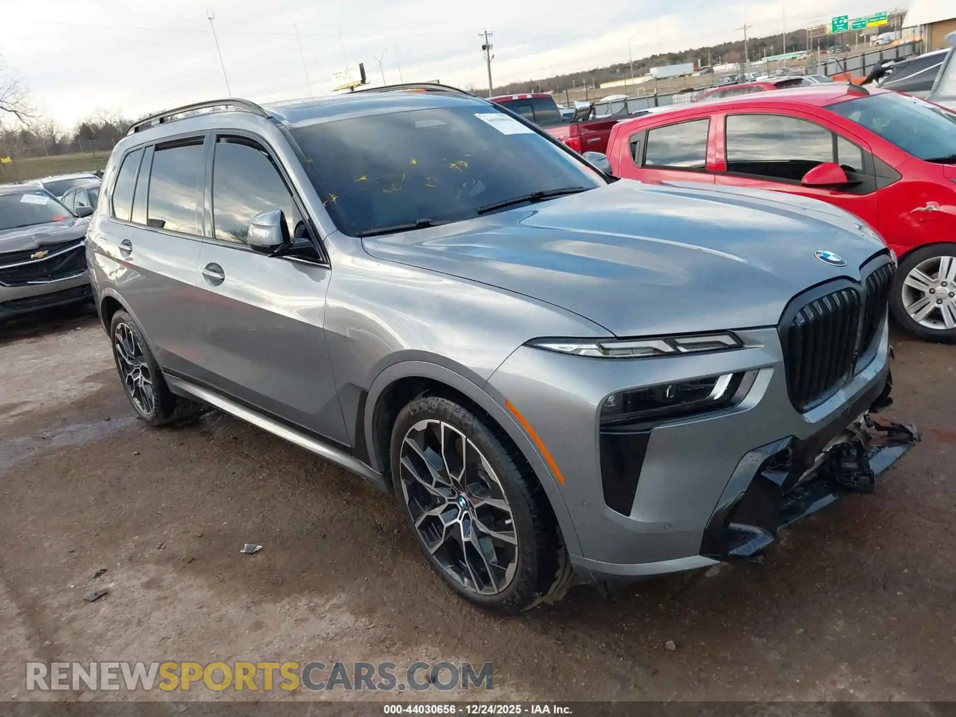 1 Photograph of a damaged car 5UX23EM07R9S47451 BMW X7 2024