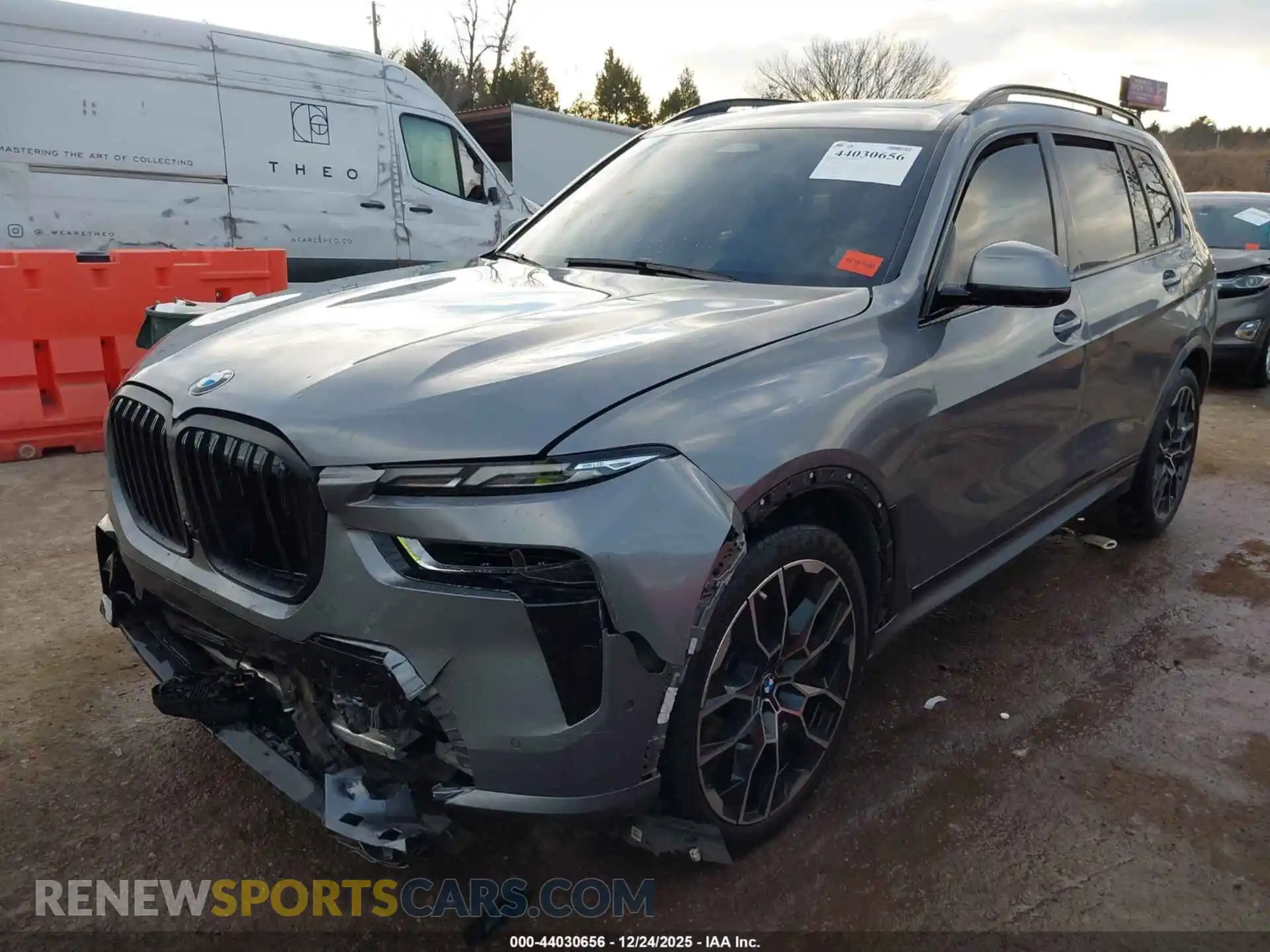 2 Photograph of a damaged car 5UX23EM07R9S47451 BMW X7 2024