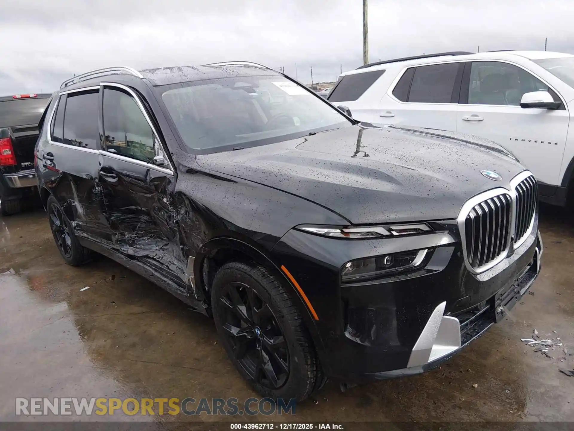1 Photograph of a damaged car 5UX23EM07R9T59490 BMW X7 2024