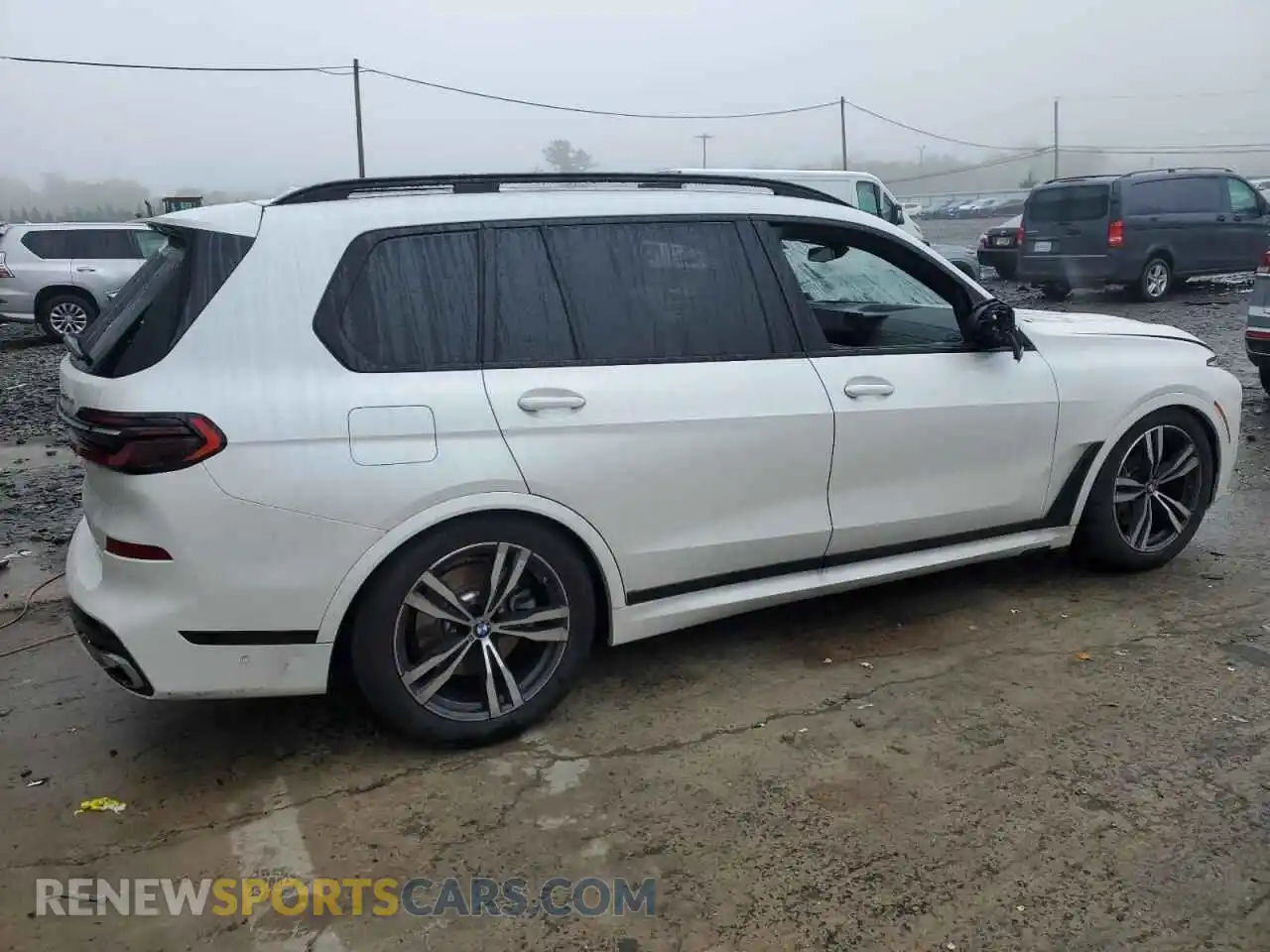 3 Photograph of a damaged car 5UX23EM07R9U49531 BMW X7 2024