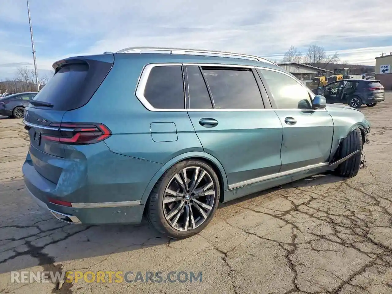 3 Photograph of a damaged car 5UX23EM07R9U53949 BMW X7 2024