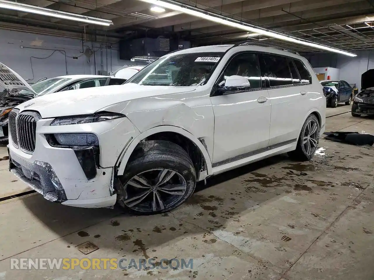 1 Photograph of a damaged car 5UX23EM07R9U76700 BMW X7 2024