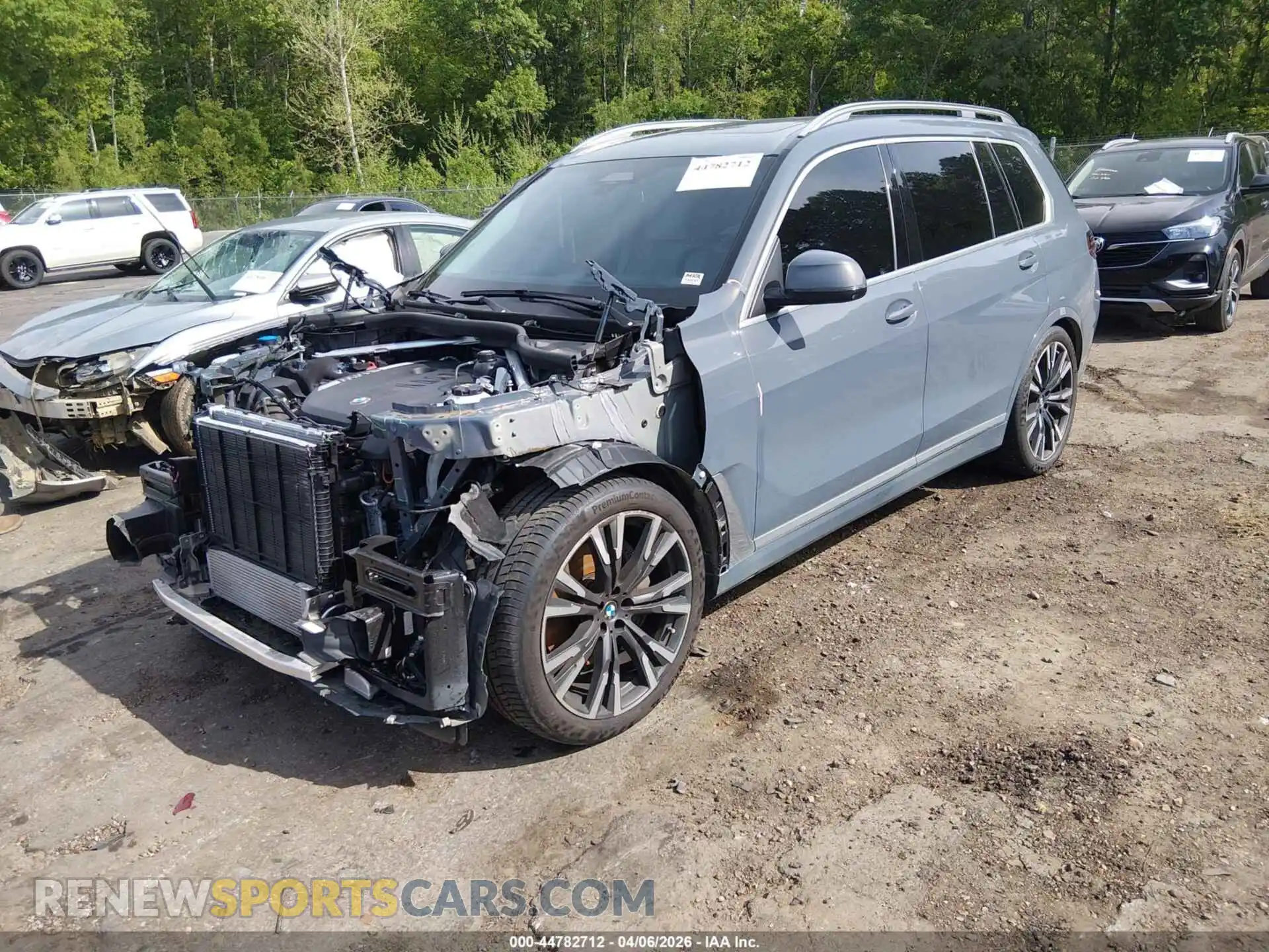 1 Photograph of a damaged car 5UX23EM07R9U83873 BMW X7 2024