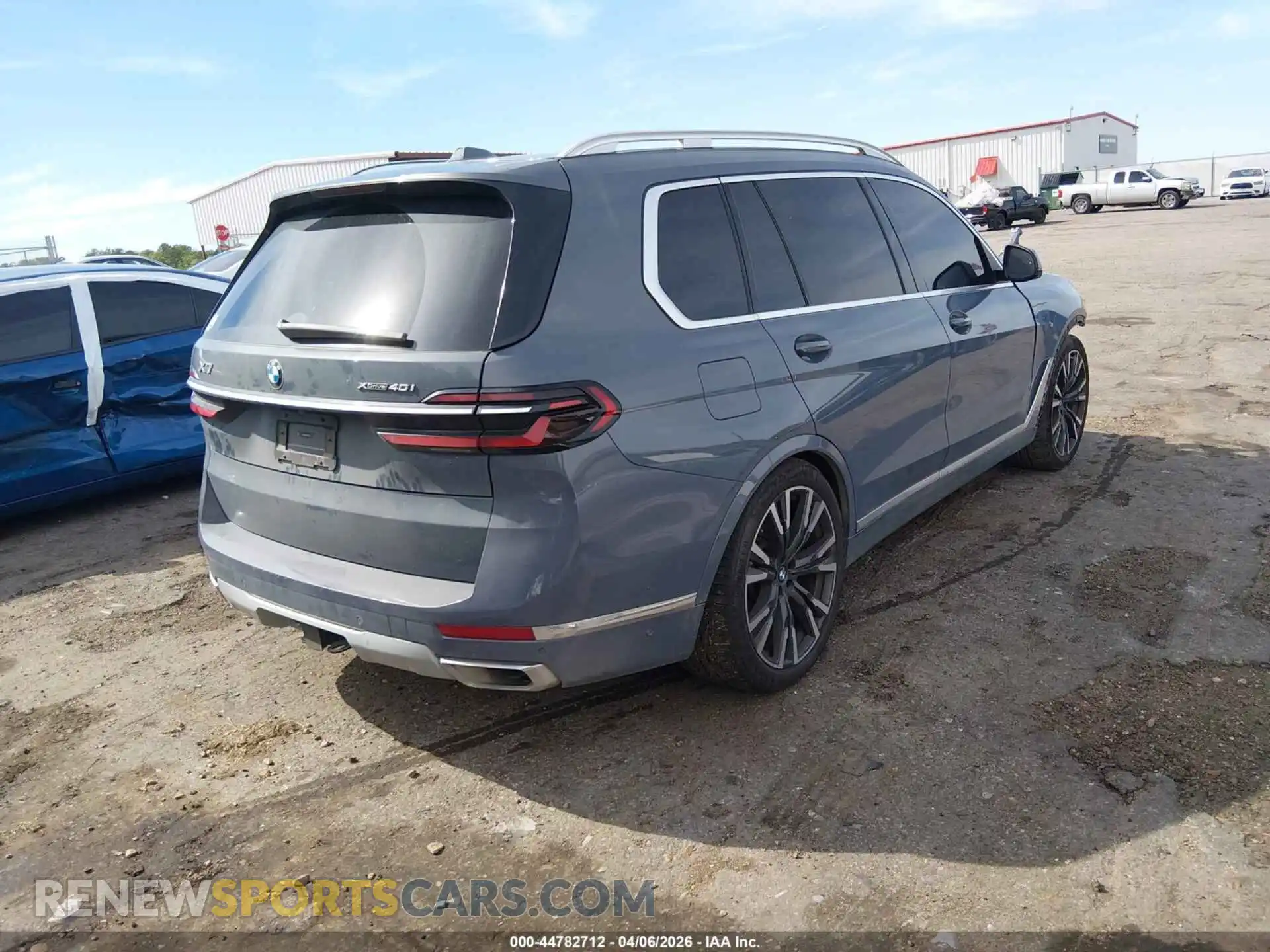 3 Photograph of a damaged car 5UX23EM07R9U83873 BMW X7 2024