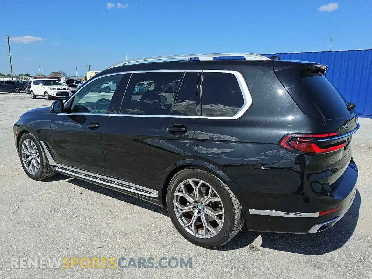 2 Photograph of a damaged car 5UX23EM07R9V08996 BMW X7 2024