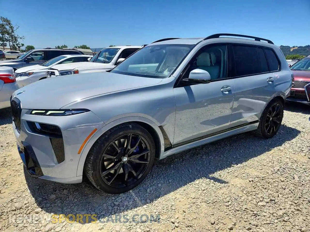 1 Photograph of a damaged car 5UX23EM07R9V41805 BMW X7 2024