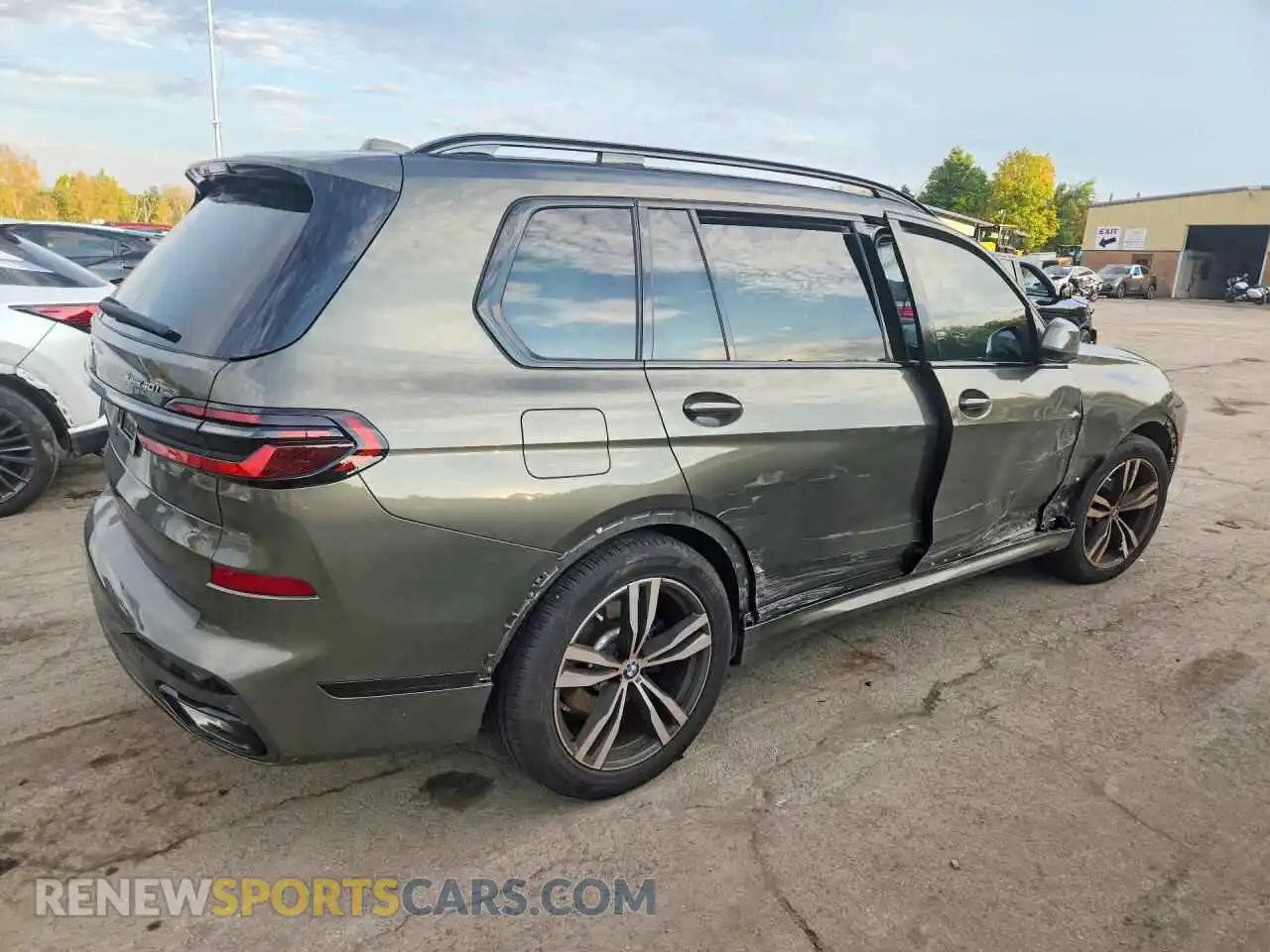 3 fotografías del automóvil dañado 5UX23EM07R9V96478 BMW X7 2024