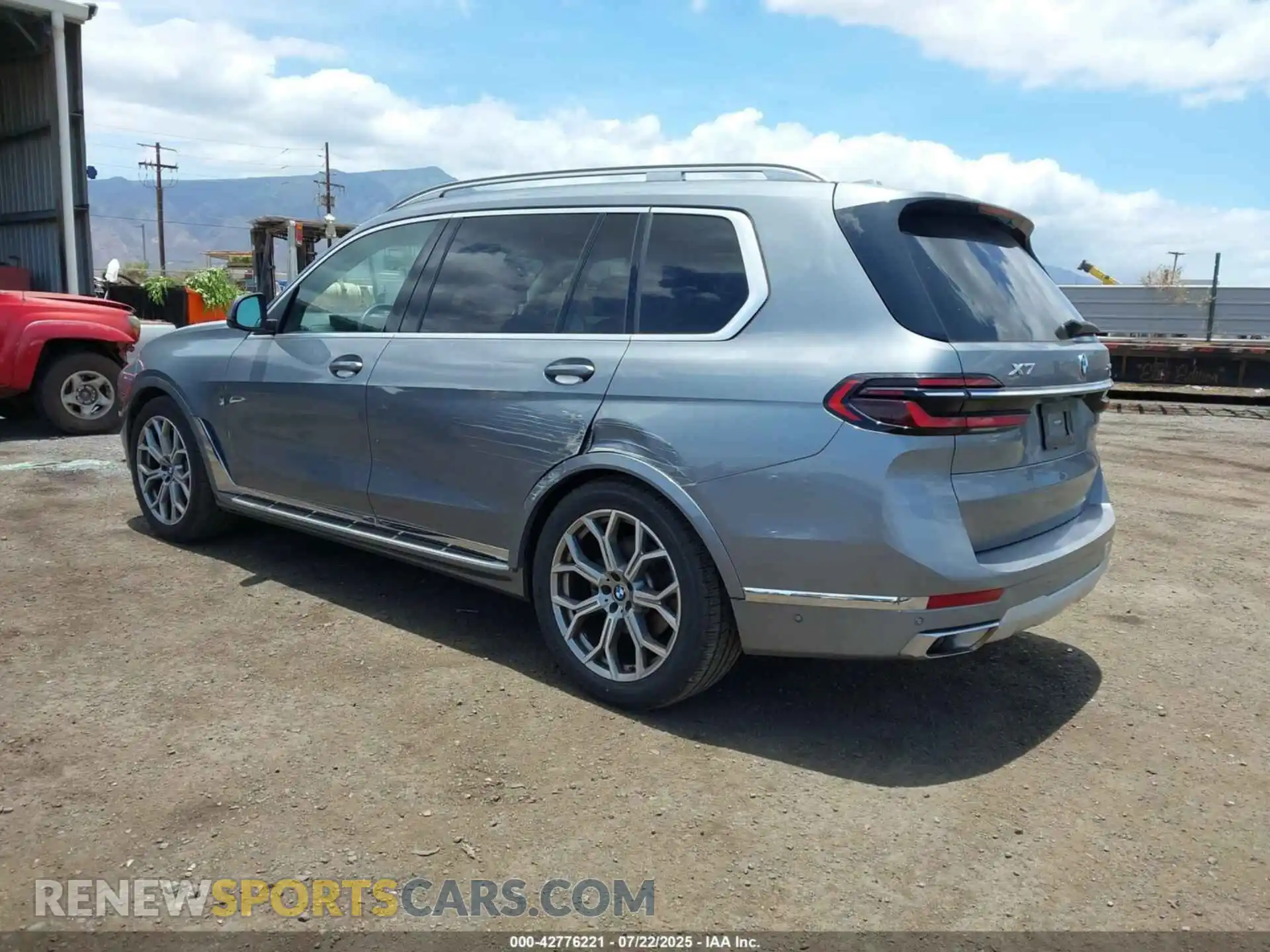 3 Фотография поврежденного автомобиля 5UX23EM08R9S18024 BMW X7 2024