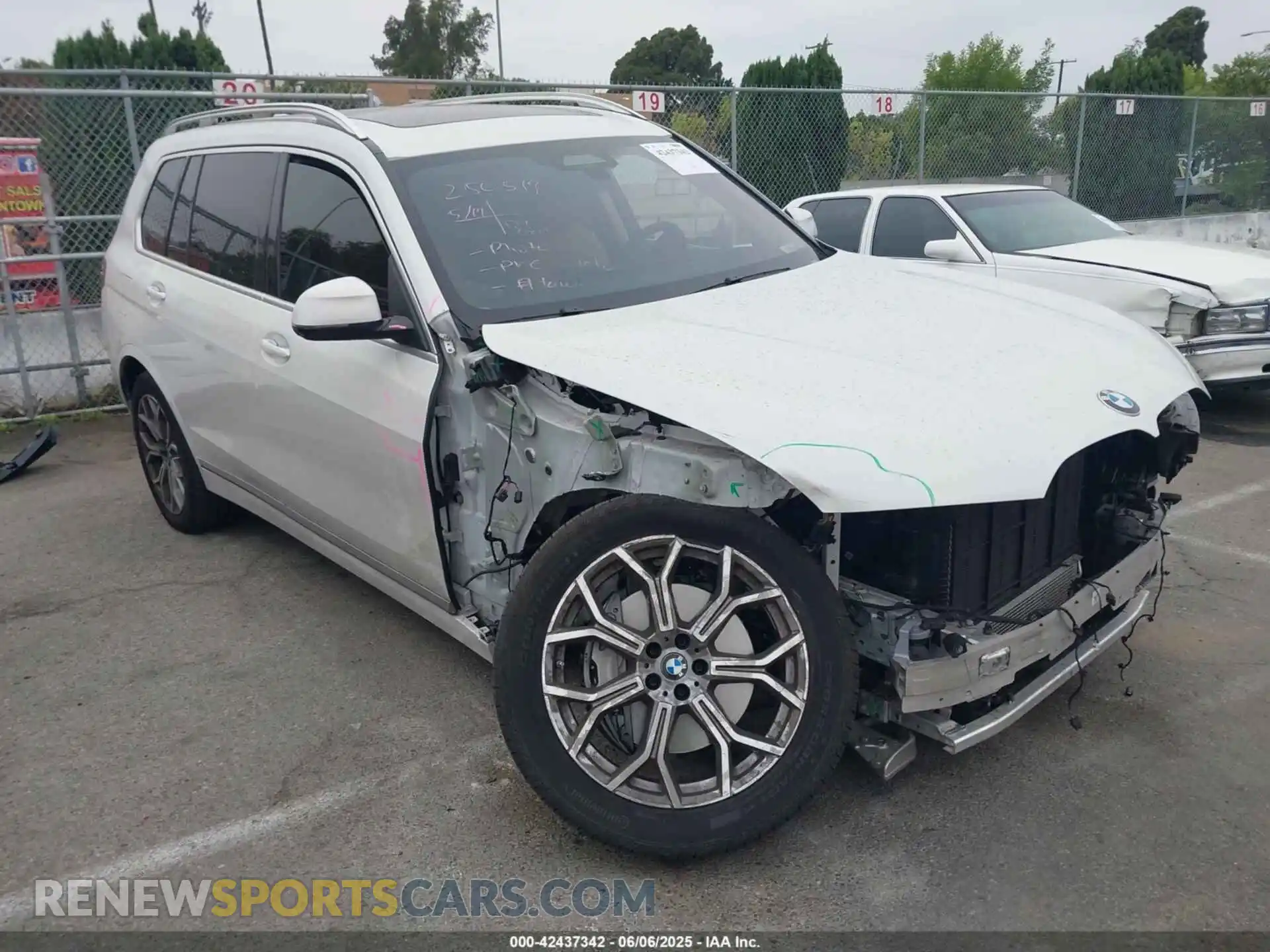 1 fotografías del automóvil dañado 5UX23EM08R9S33333 BMW X7 2024