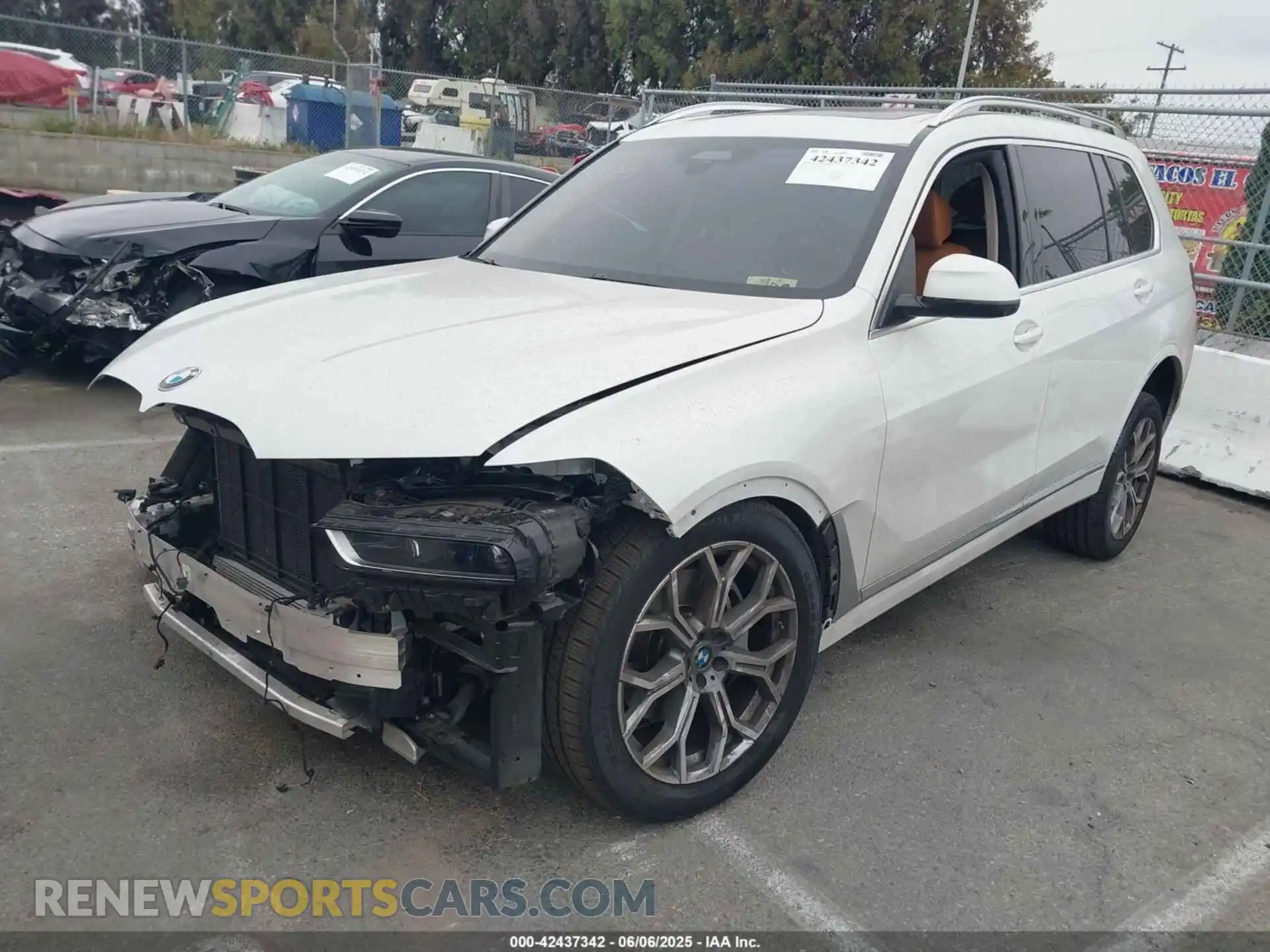 2 fotografías del automóvil dañado 5UX23EM08R9S33333 BMW X7 2024