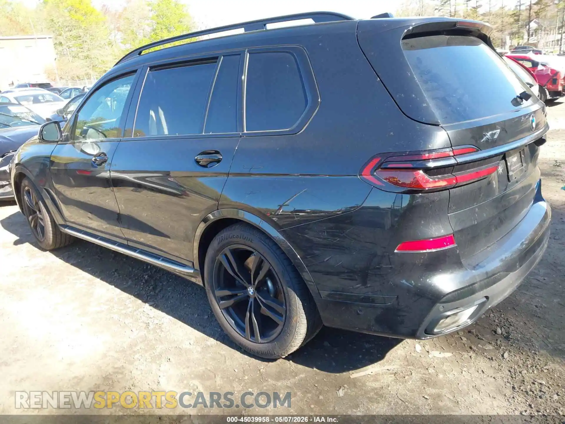 3 Фотография поврежденного автомобиля 5UX23EM08R9S66462 BMW X7 2024