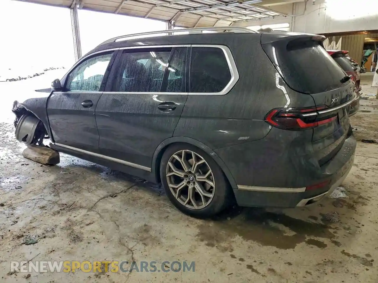 2 Фотография поврежденного автомобиля 5UX23EM08R9T40723 BMW X7 2024