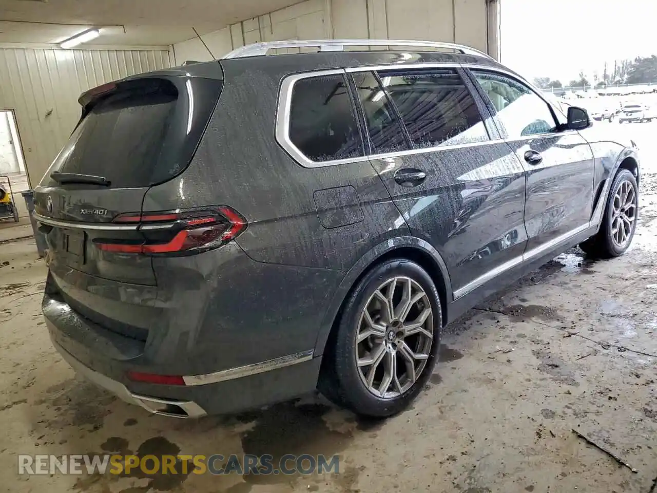 3 Фотография поврежденного автомобиля 5UX23EM08R9T40723 BMW X7 2024