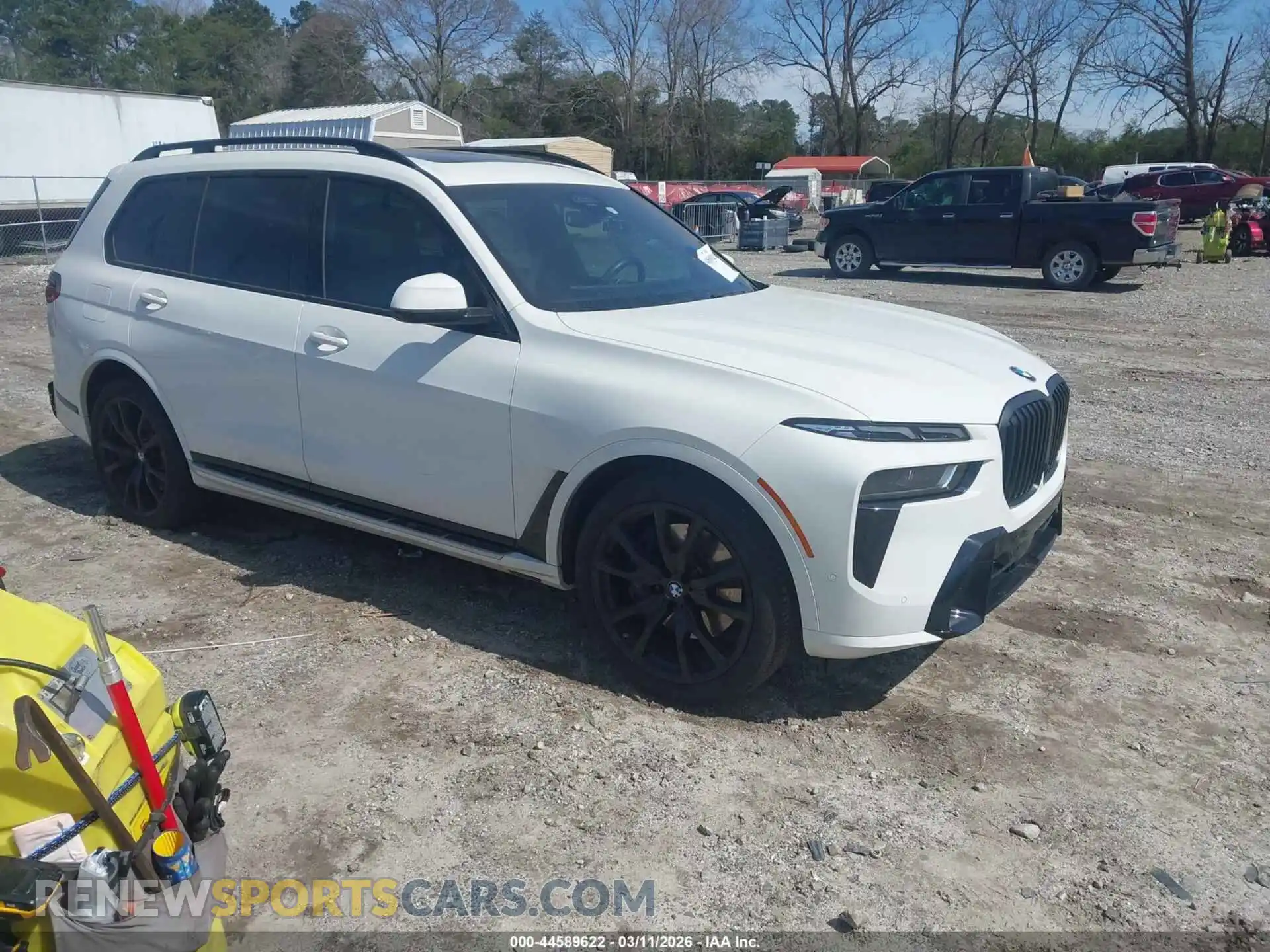 1 Photograph of a damaged car 5UX23EM08R9T89565 BMW X7 2024