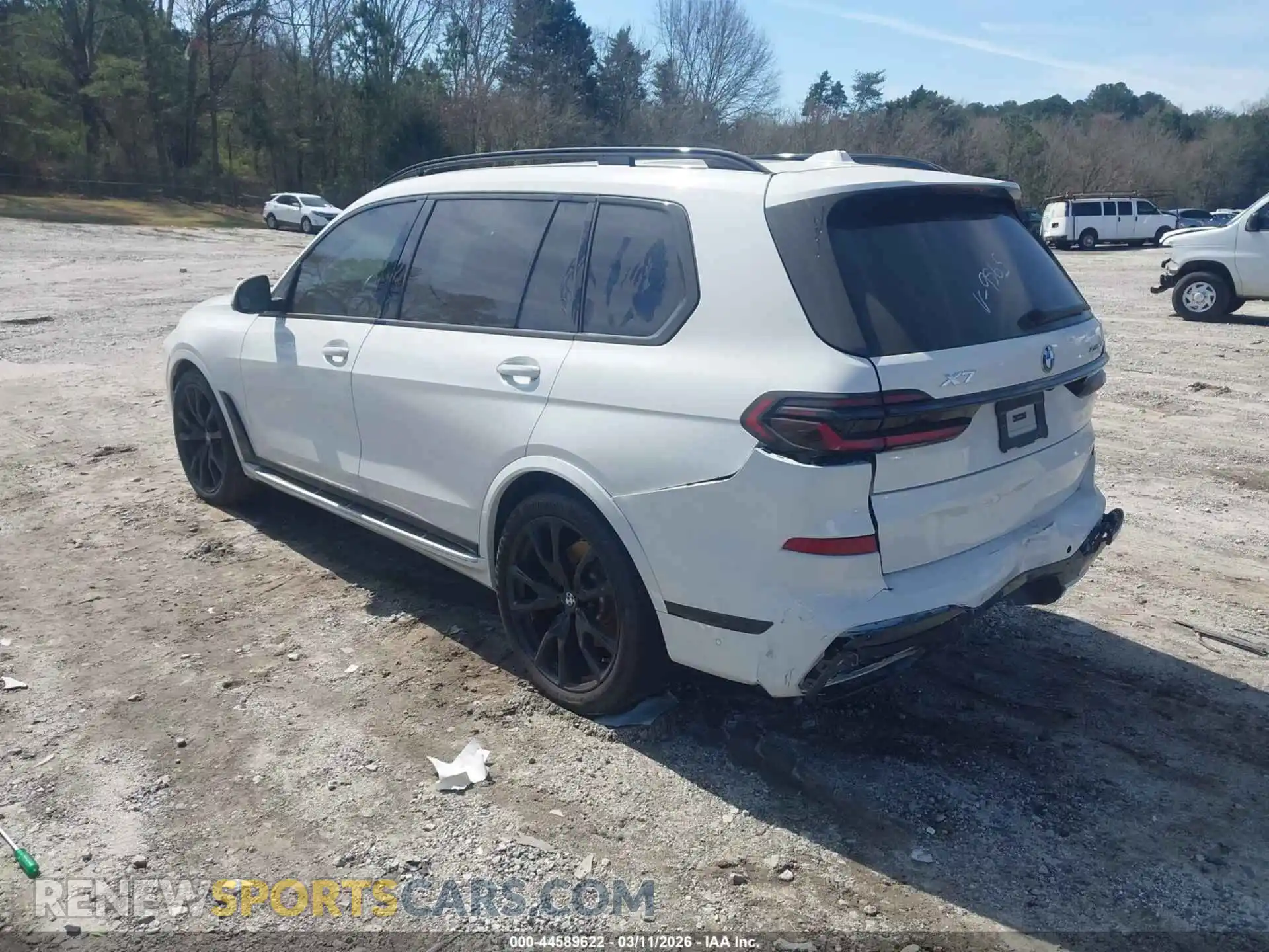 3 Photograph of a damaged car 5UX23EM08R9T89565 BMW X7 2024