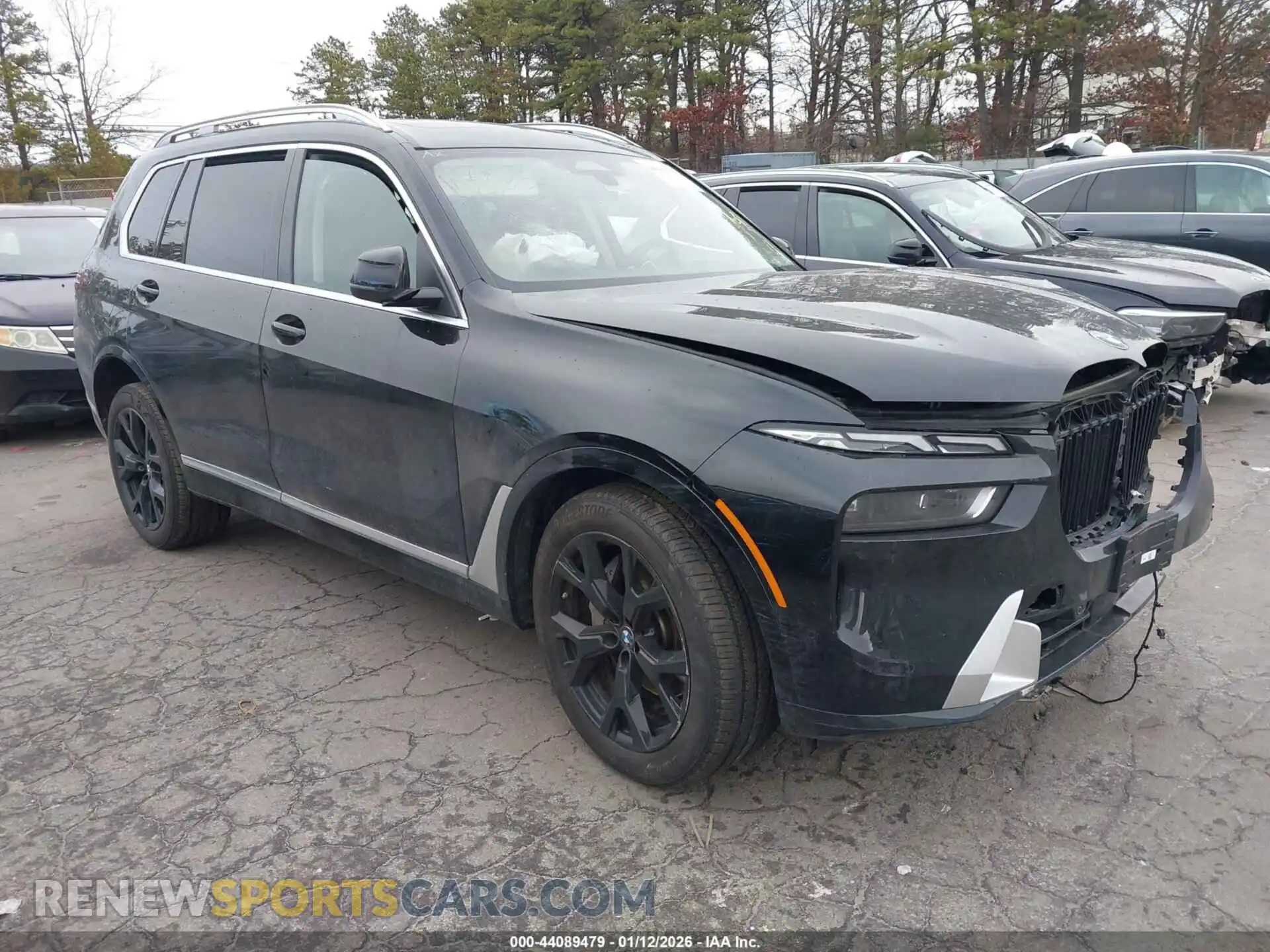 1 Photograph of a damaged car 5UX23EM08R9U67598 BMW X7 2024