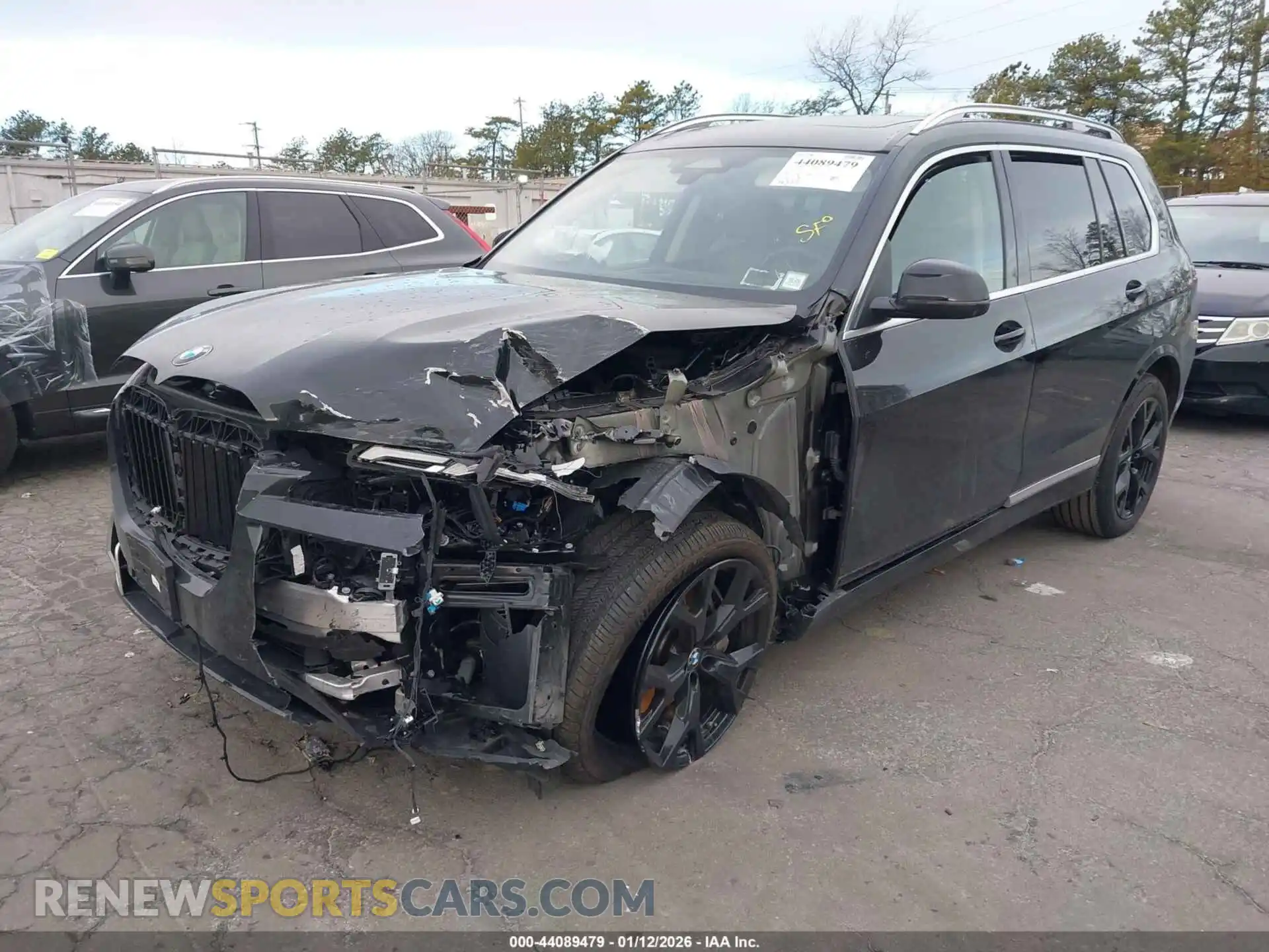 2 Photograph of a damaged car 5UX23EM08R9U67598 BMW X7 2024
