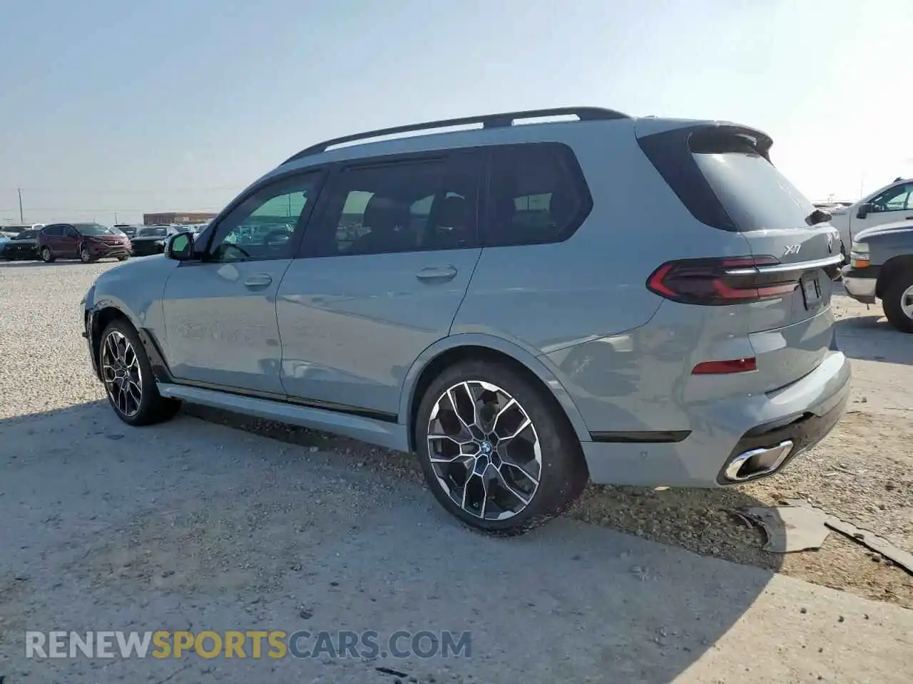 2 Photograph of a damaged car 5UX23EM08R9V16878 BMW X7 2024