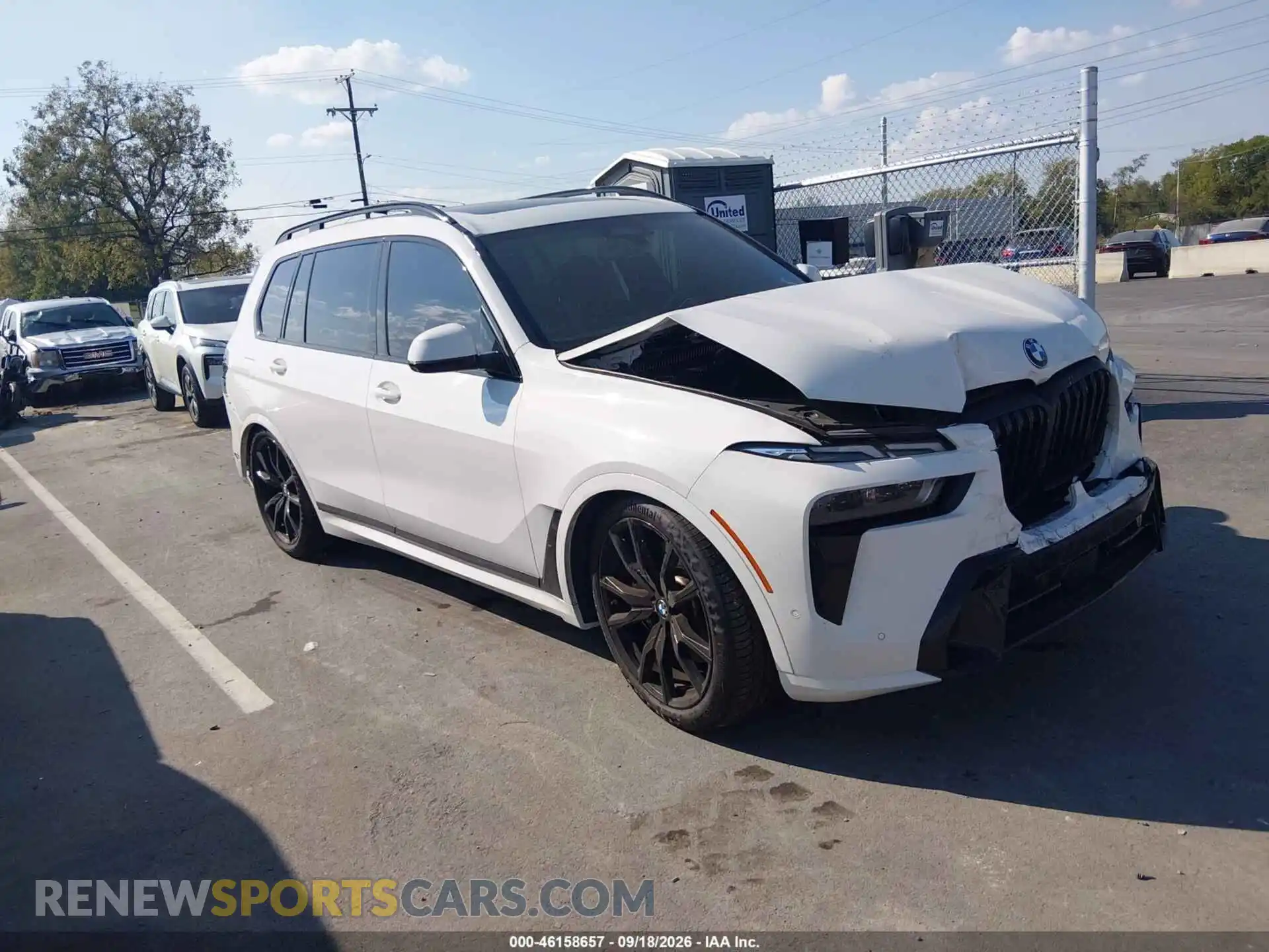 1 Photograph of a damaged car 5UX23EM08R9V46012 BMW X7 2024