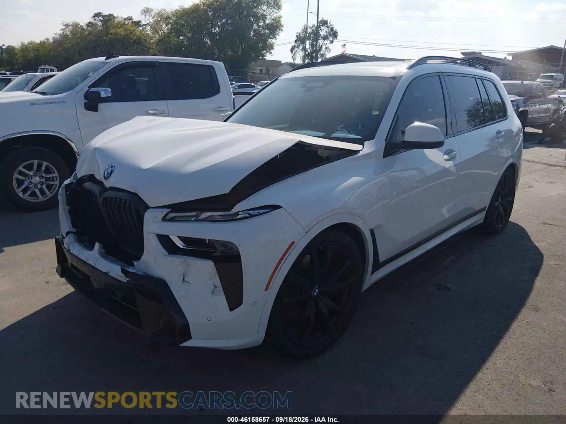 2 Photograph of a damaged car 5UX23EM08R9V46012 BMW X7 2024