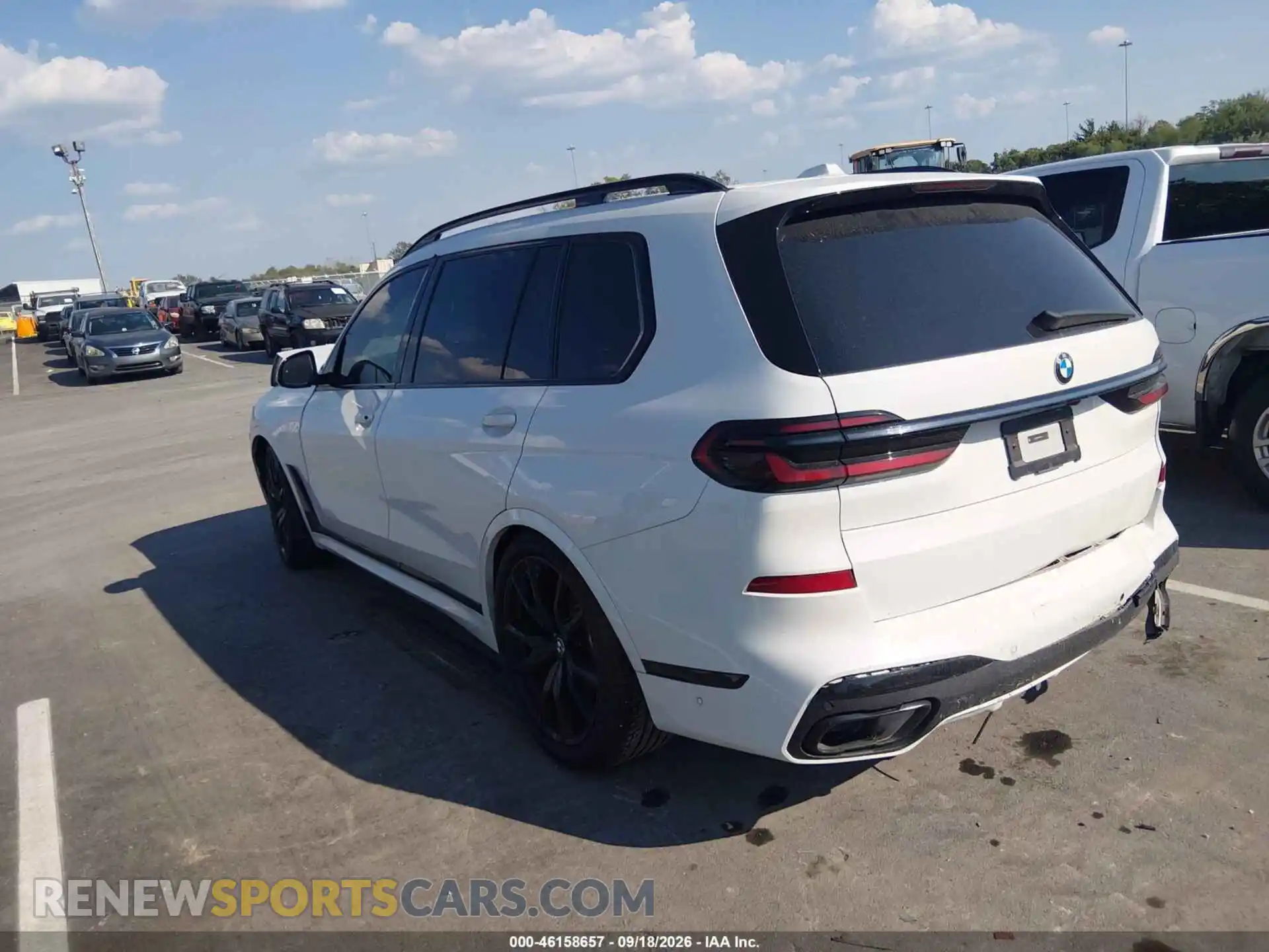 3 Photograph of a damaged car 5UX23EM08R9V46012 BMW X7 2024