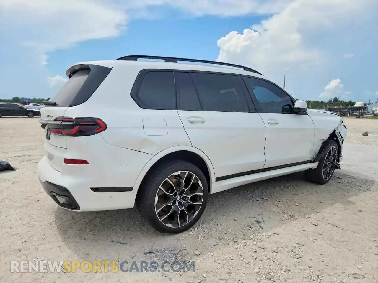 3 Фотография поврежденного автомобиля 5UX23EM08R9W19296 BMW X7 2024
