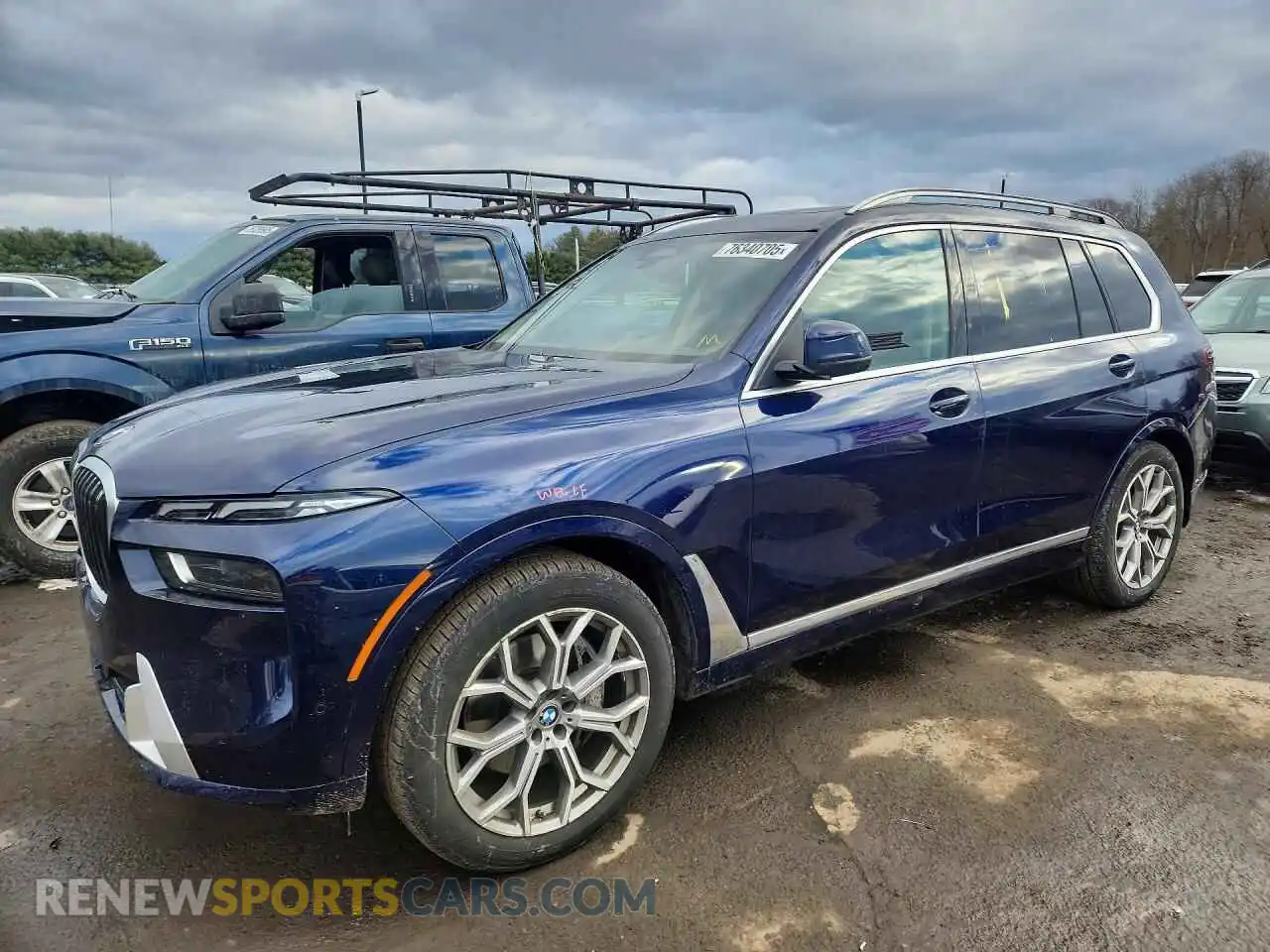 1 Photograph of a damaged car 5UX23EM09R9R42935 BMW X7 2024