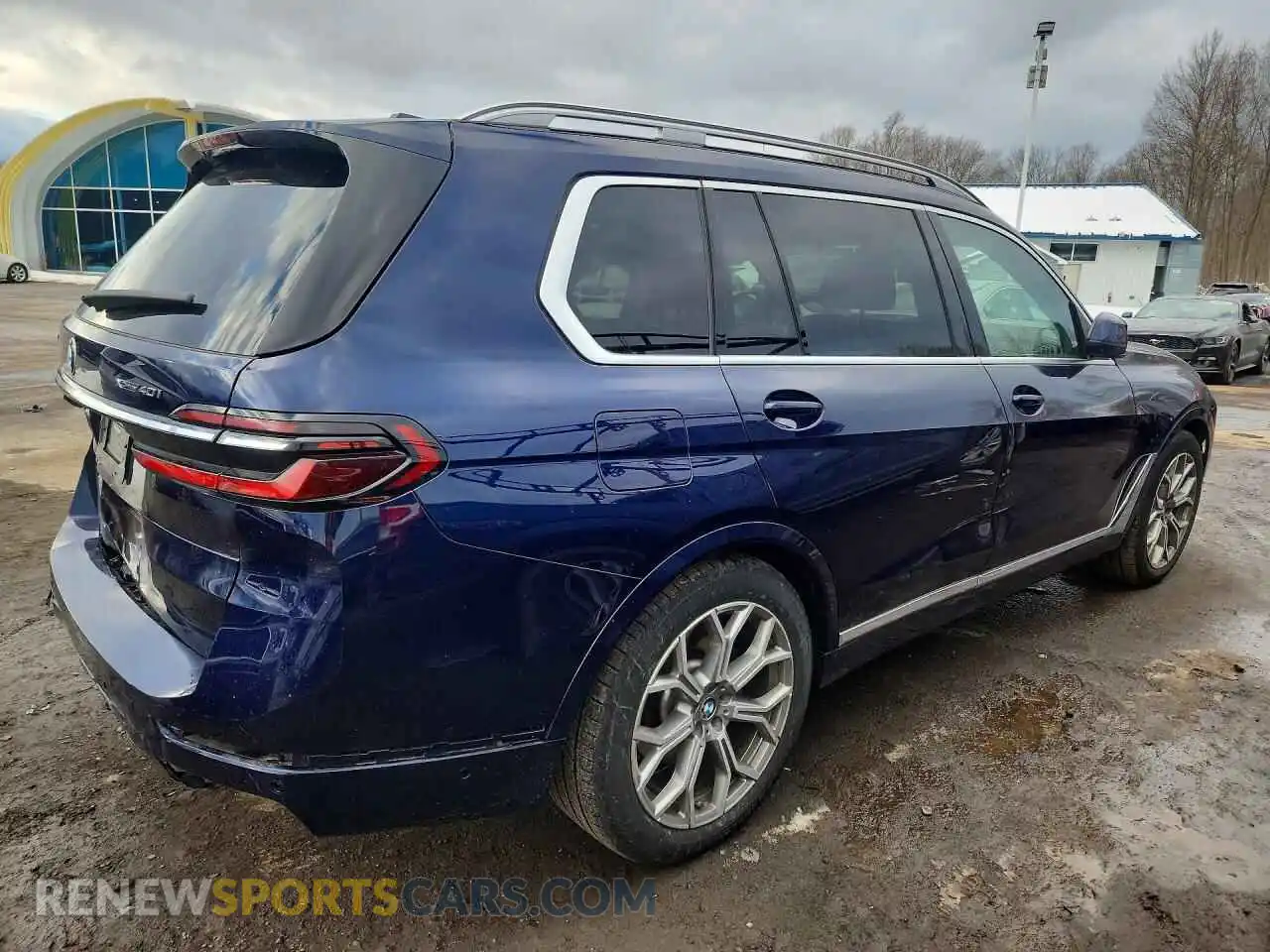 3 Photograph of a damaged car 5UX23EM09R9R42935 BMW X7 2024