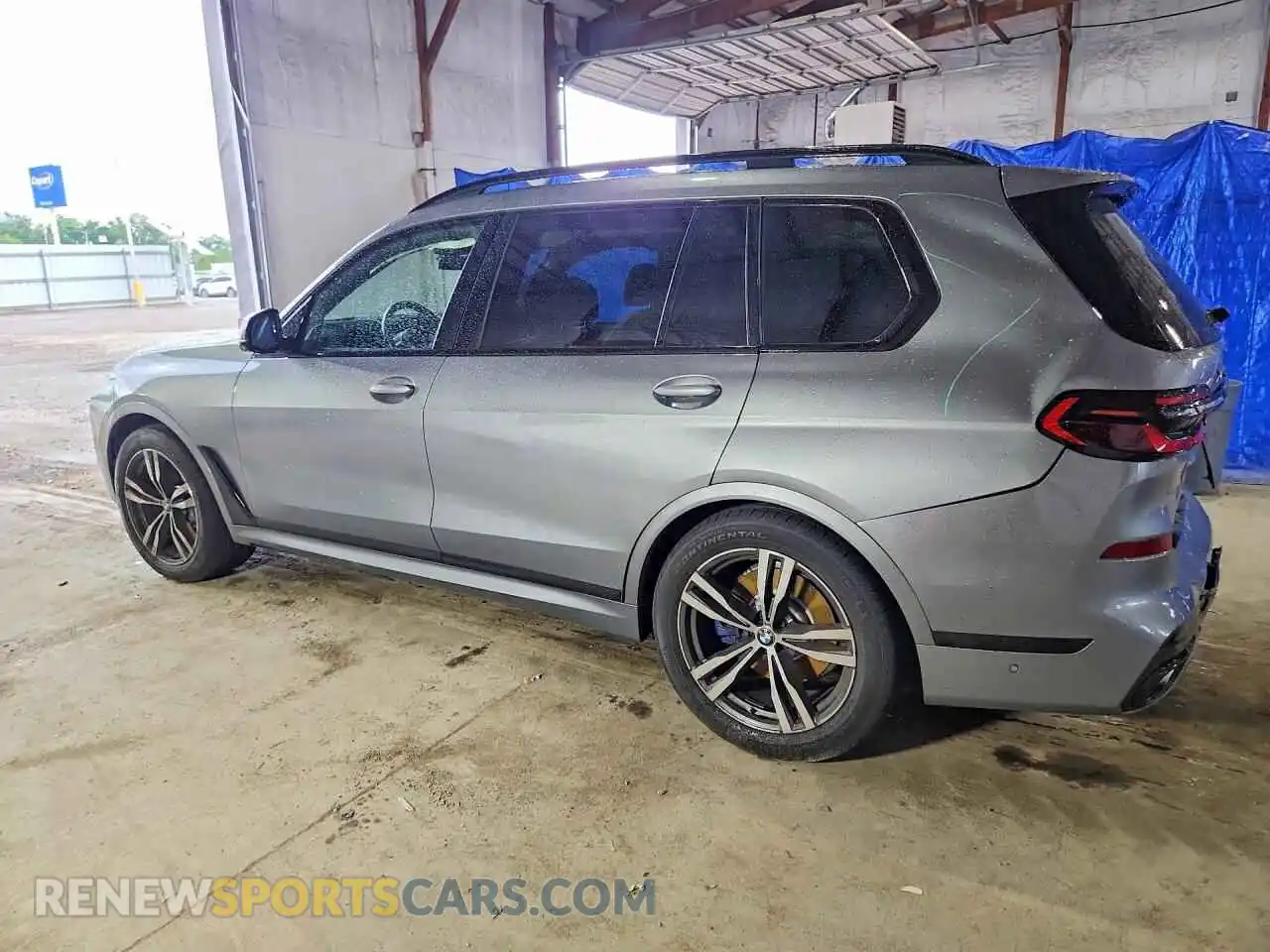 2 Photograph of a damaged car 5UX23EM09R9S30716 BMW X7 2024