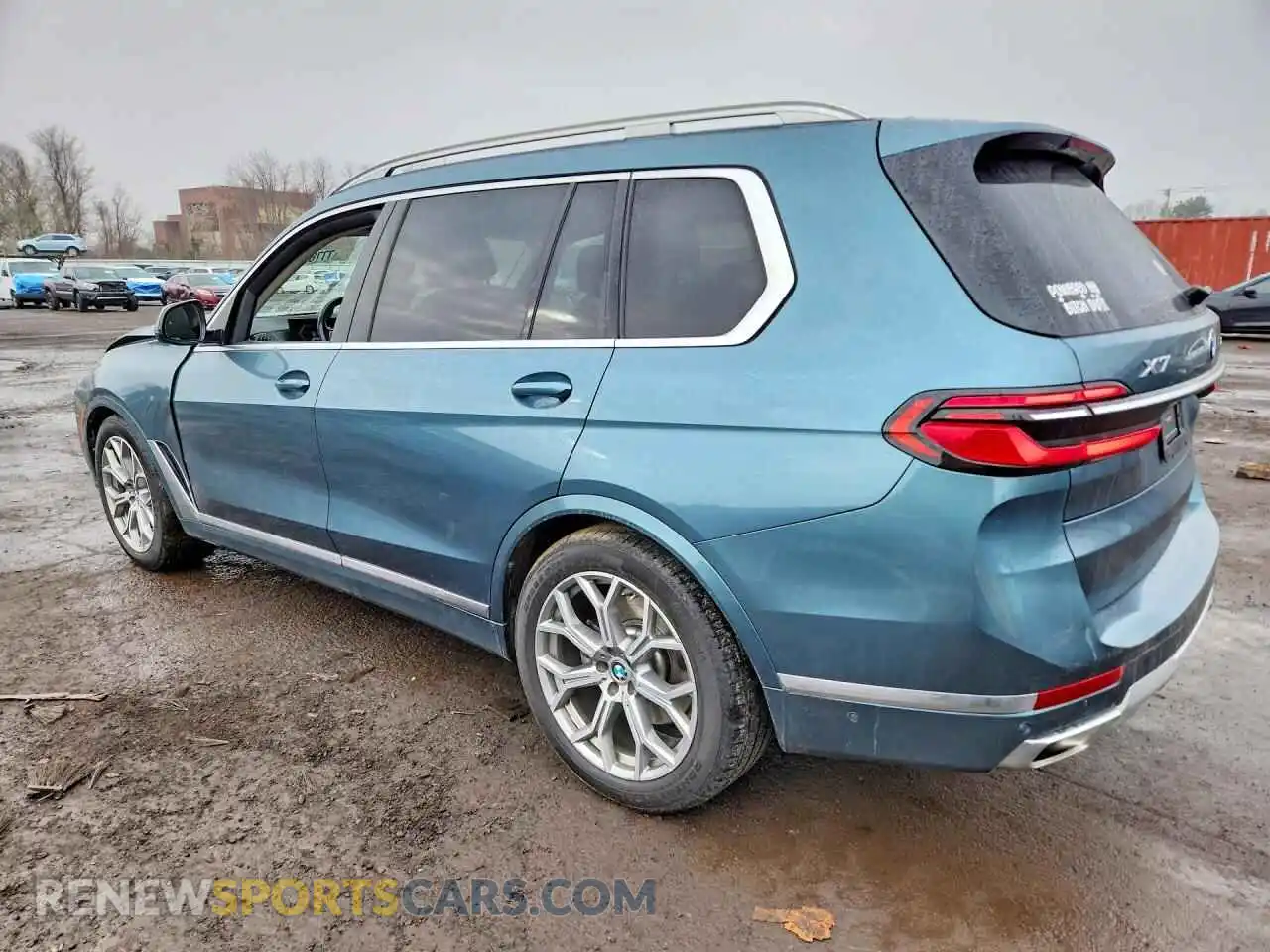 2 Photograph of a damaged car 5UX23EM09R9S70570 BMW X7 2024
