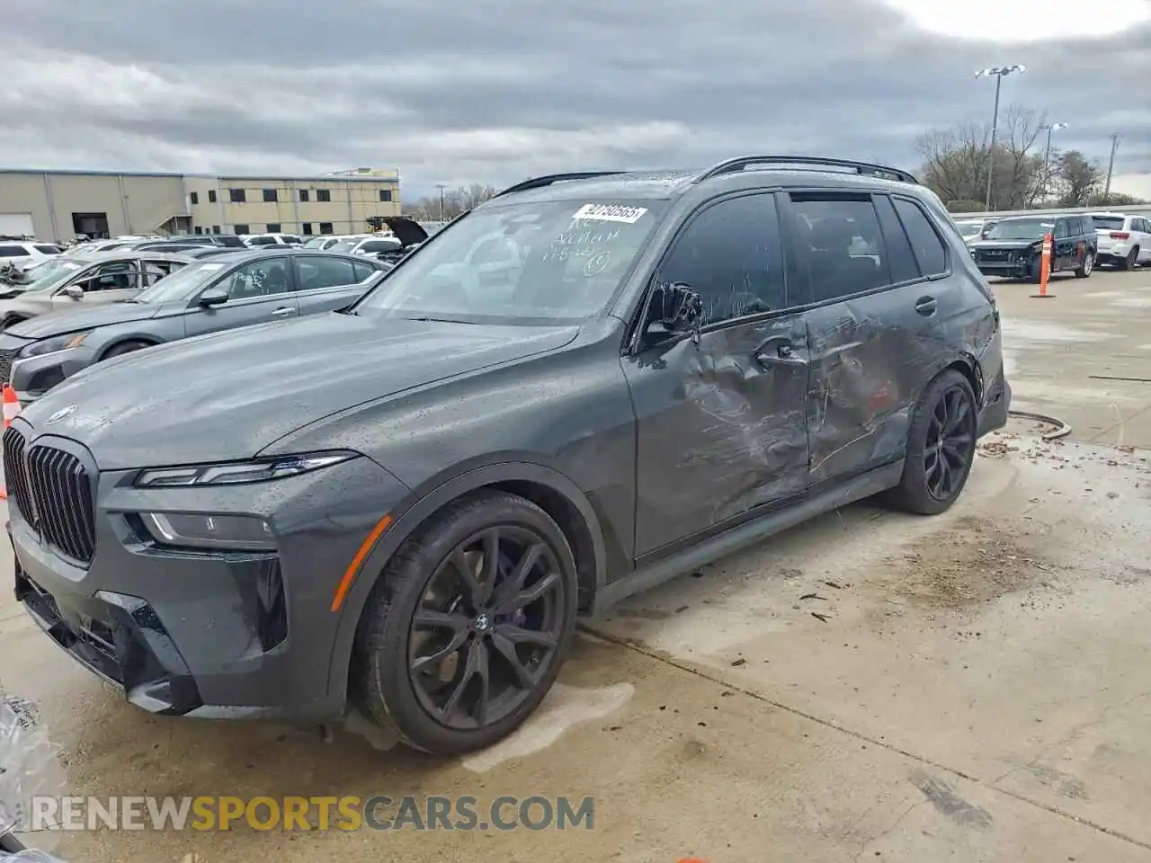 1 Photograph of a damaged car 5UX23EM09R9T44747 BMW X7 2024