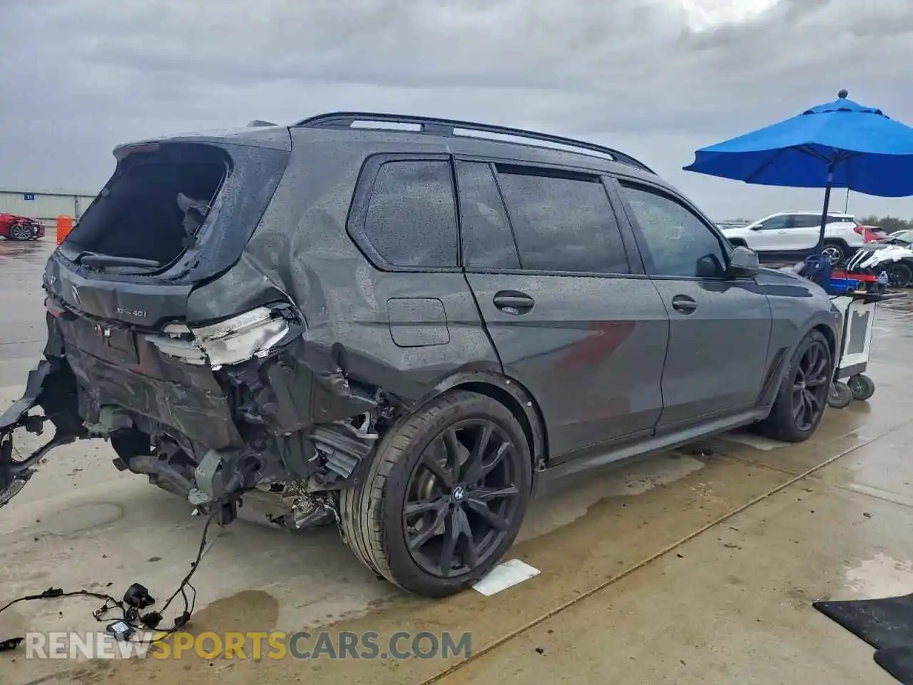 3 Photograph of a damaged car 5UX23EM09R9T44747 BMW X7 2024