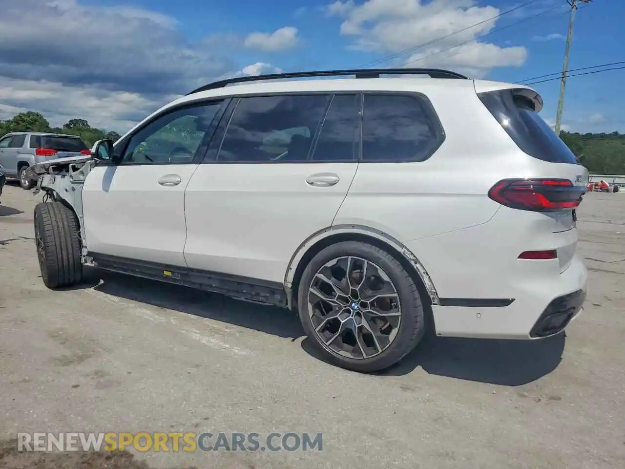 2 fotografías del automóvil dañado 5UX23EM09R9T45171 BMW X7 2024