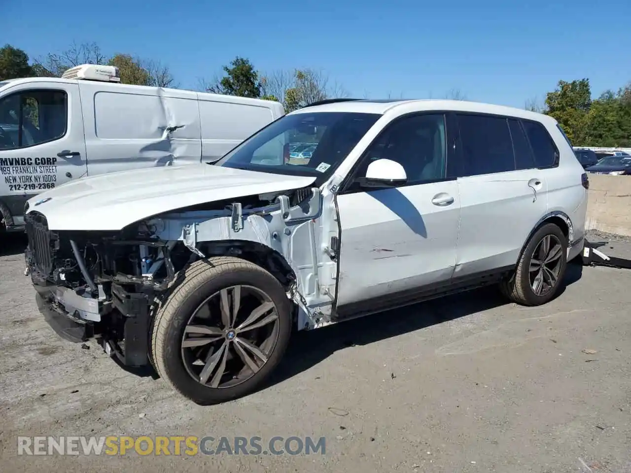 1 Photograph of a damaged car 5UX23EM09R9T47647 BMW X7 2024