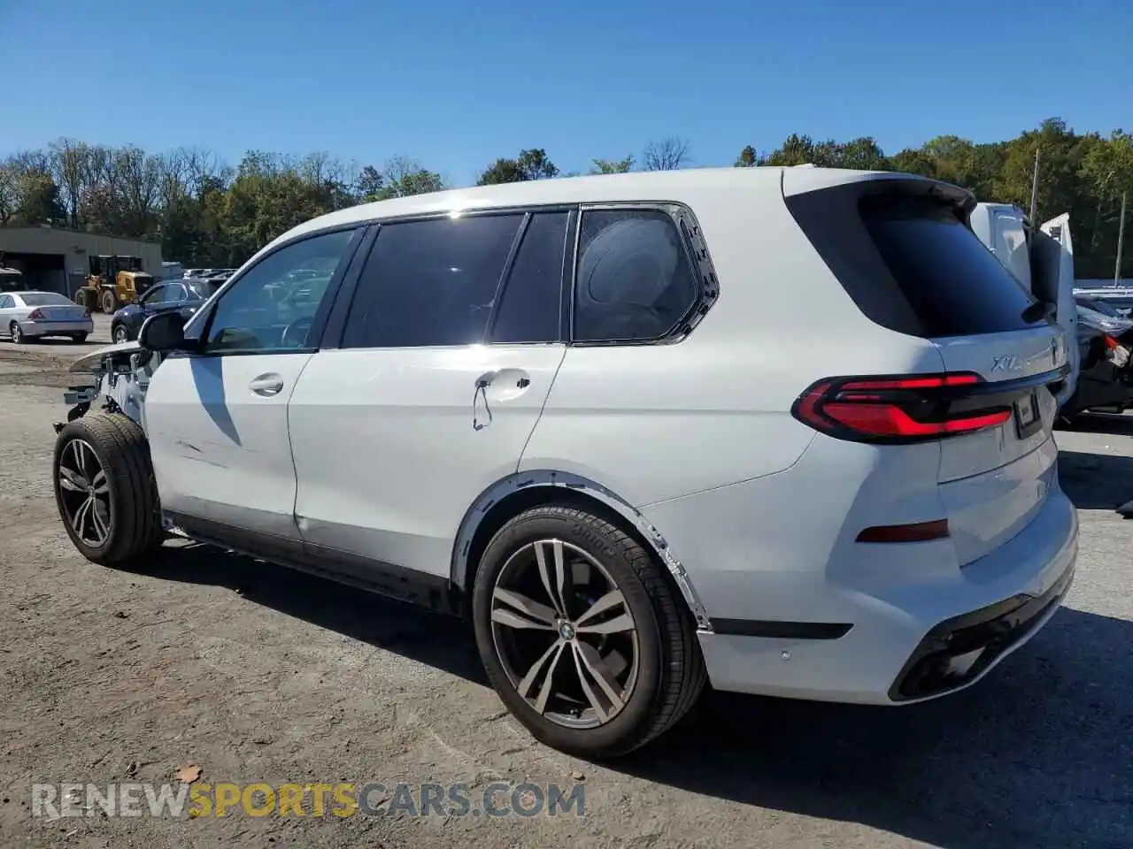 2 Photograph of a damaged car 5UX23EM09R9T47647 BMW X7 2024