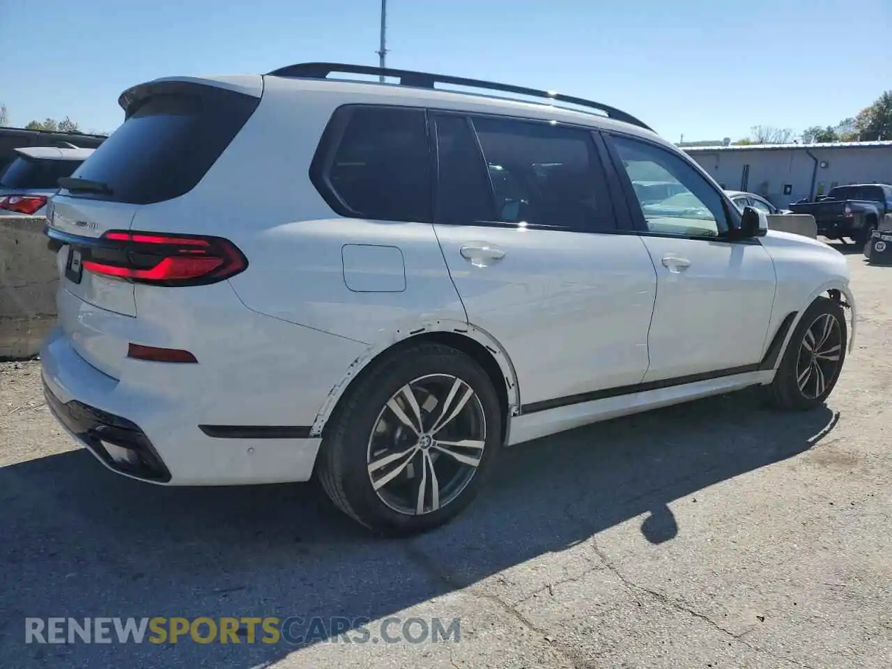 3 Photograph of a damaged car 5UX23EM09R9T47647 BMW X7 2024