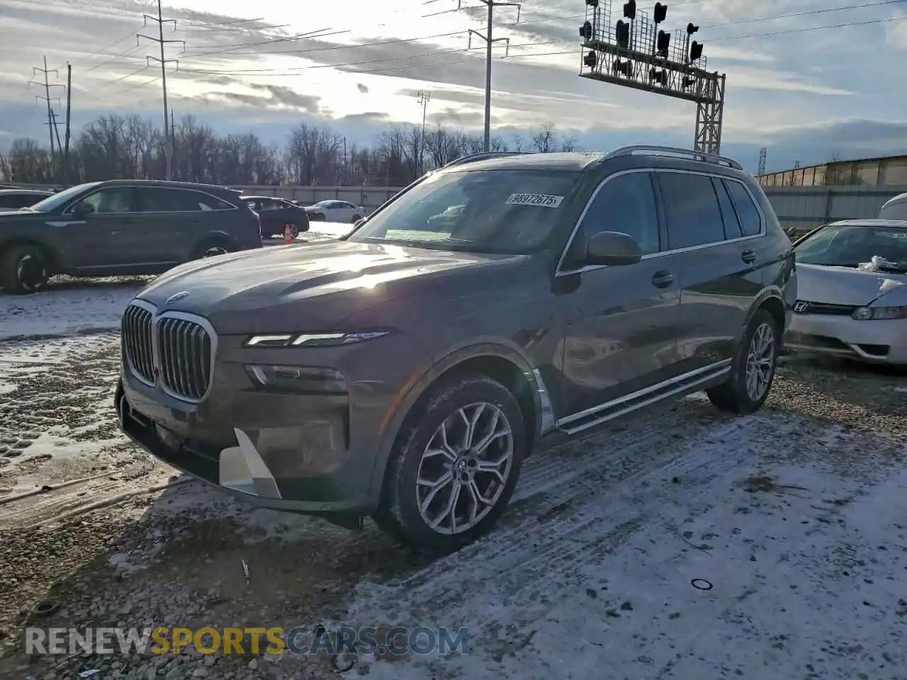 1 Photograph of a damaged car 5UX23EM09R9T49222 BMW X7 2024