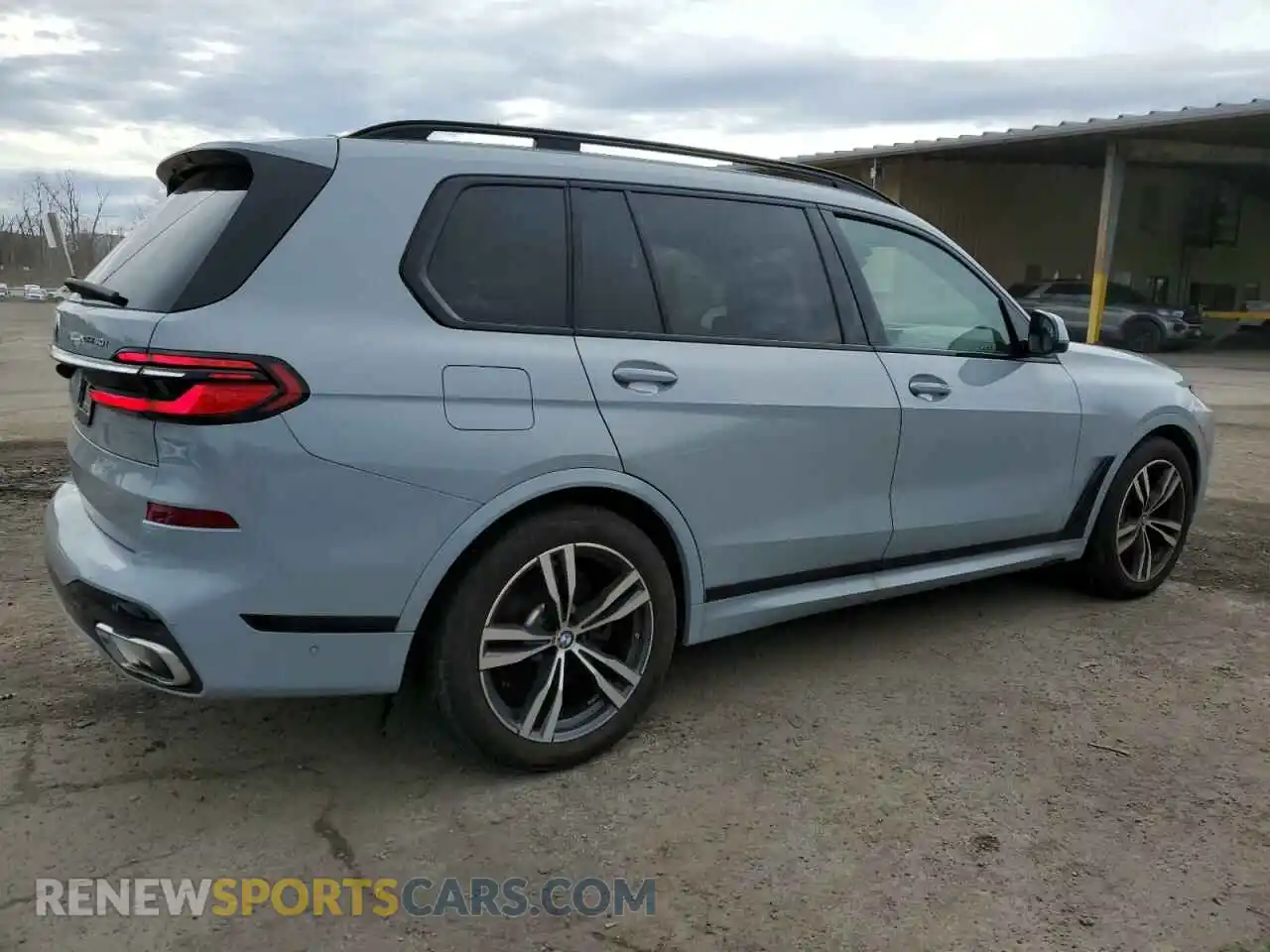 3 Photograph of a damaged car 5UX23EM09R9T84830 BMW X7 2024