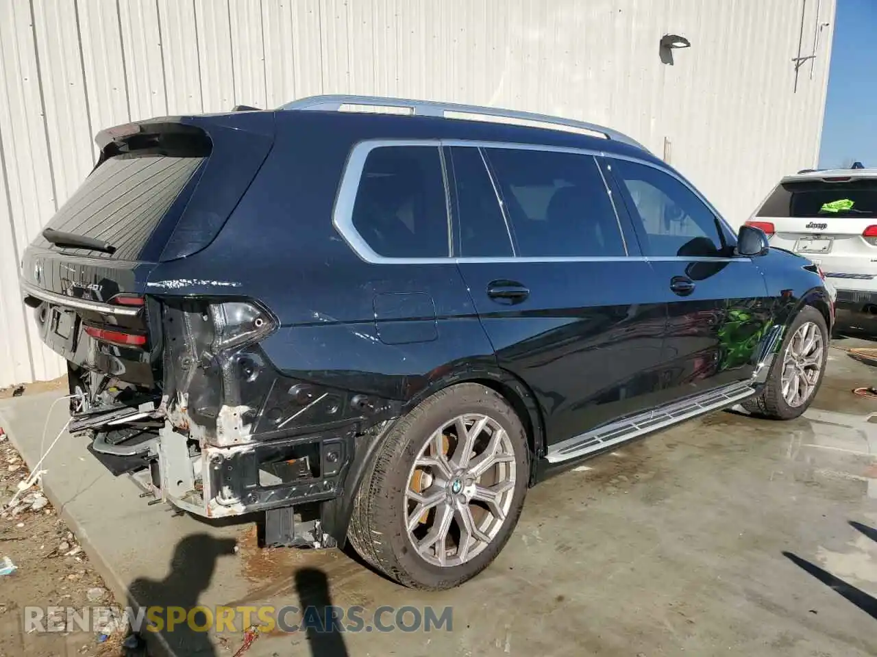 3 fotografías del automóvil dañado 5UX23EM09R9U39244 BMW X7 2024