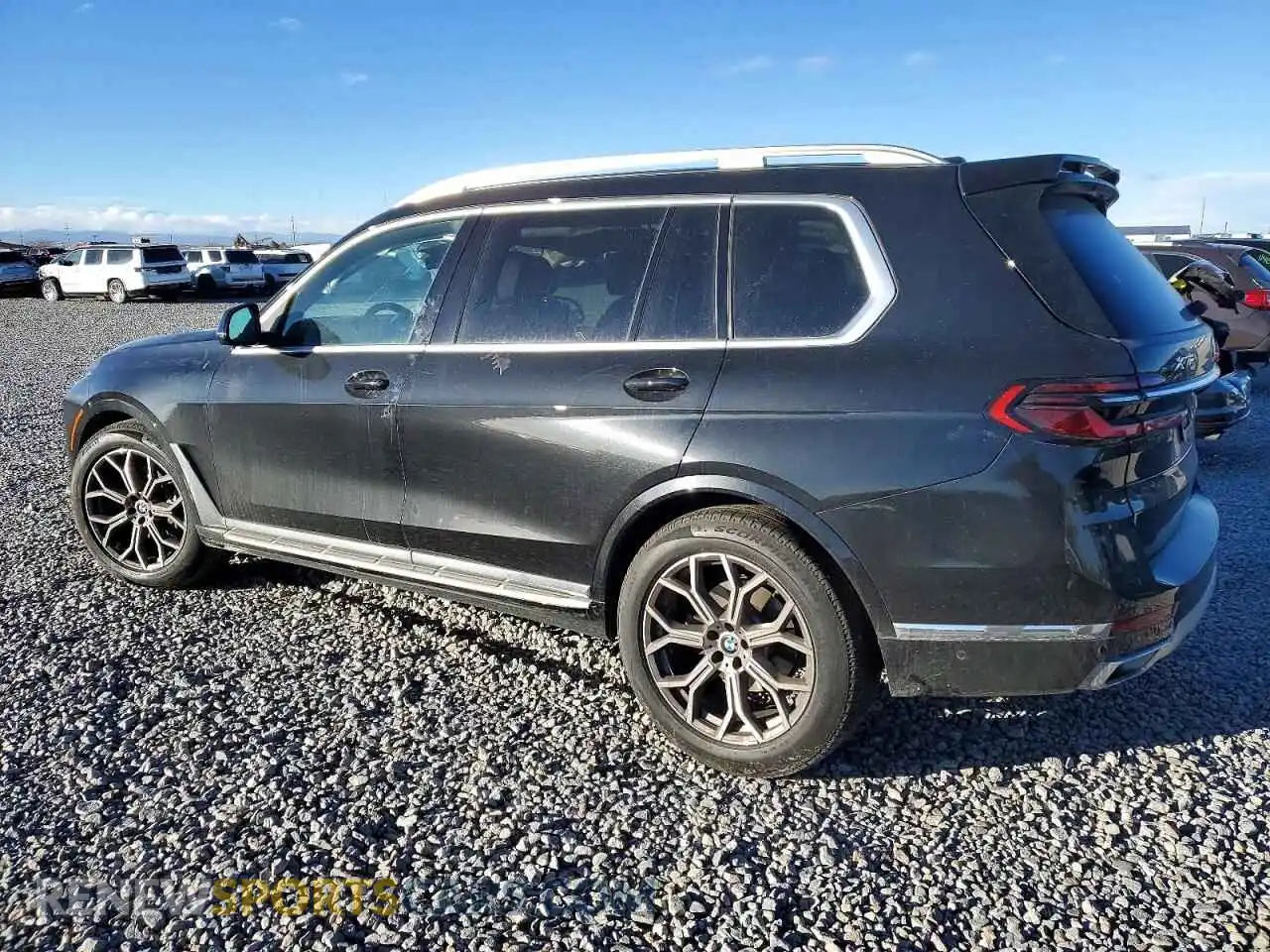 2 Фотография поврежденного автомобиля 5UX23EM09R9U39549 BMW X7 2024